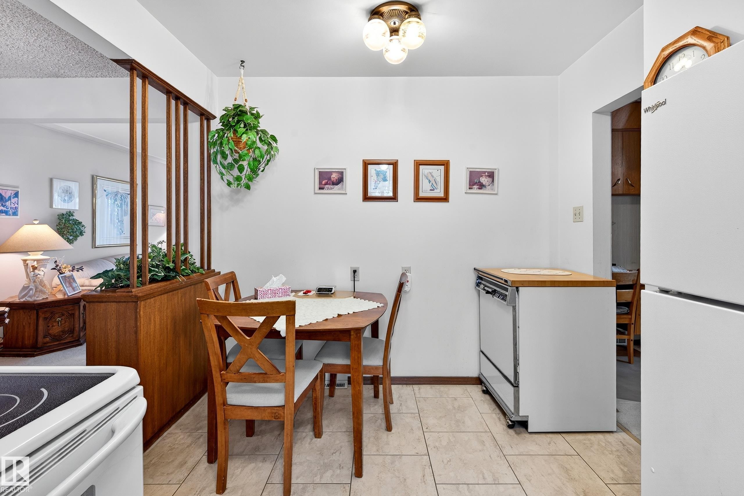 5607 97 Avenue, Edmonton, AB - Indoor Photo Showing Dining Room