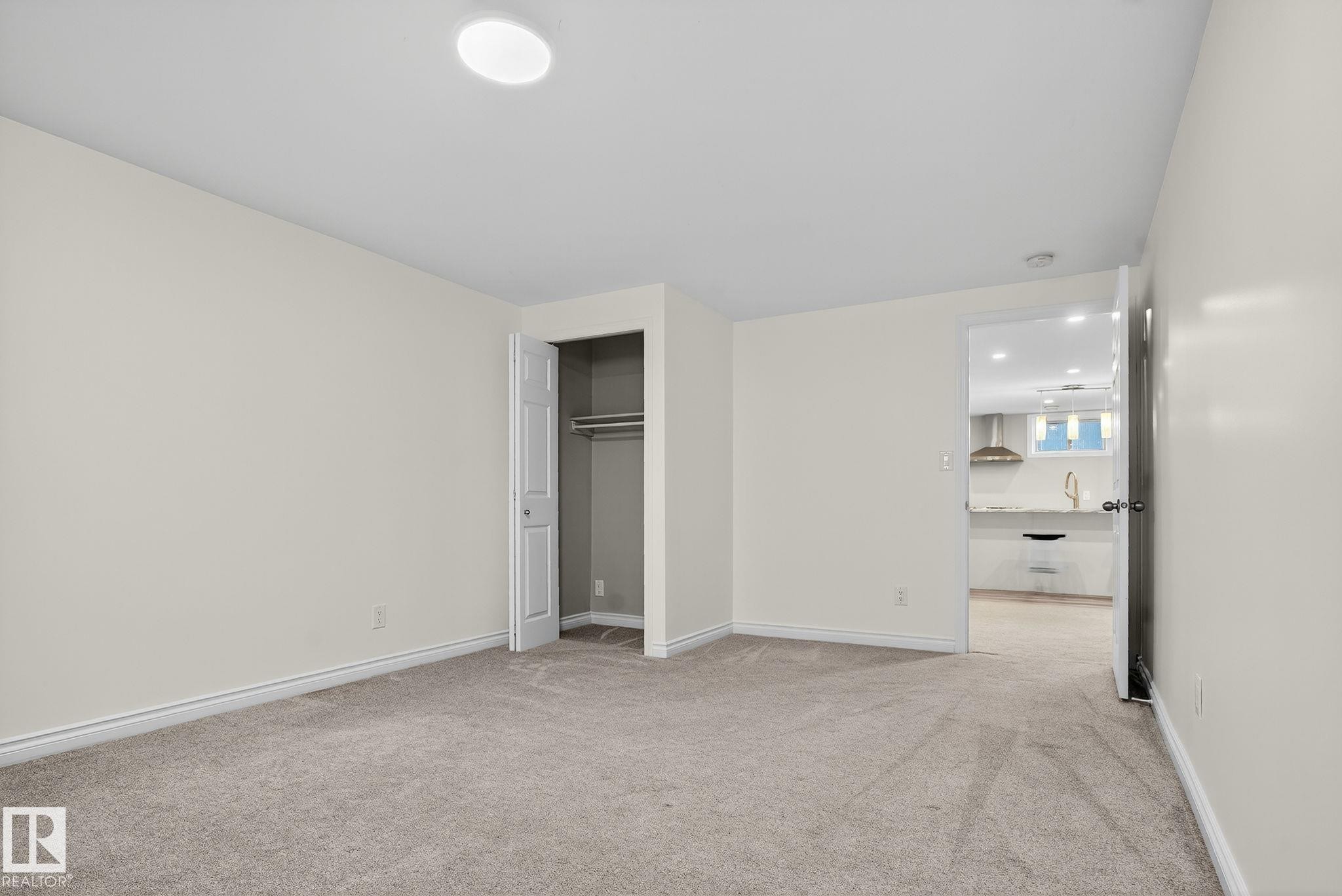 11155 37 Avenue, Edmonton, AB - Indoor Photo Showing Other Room