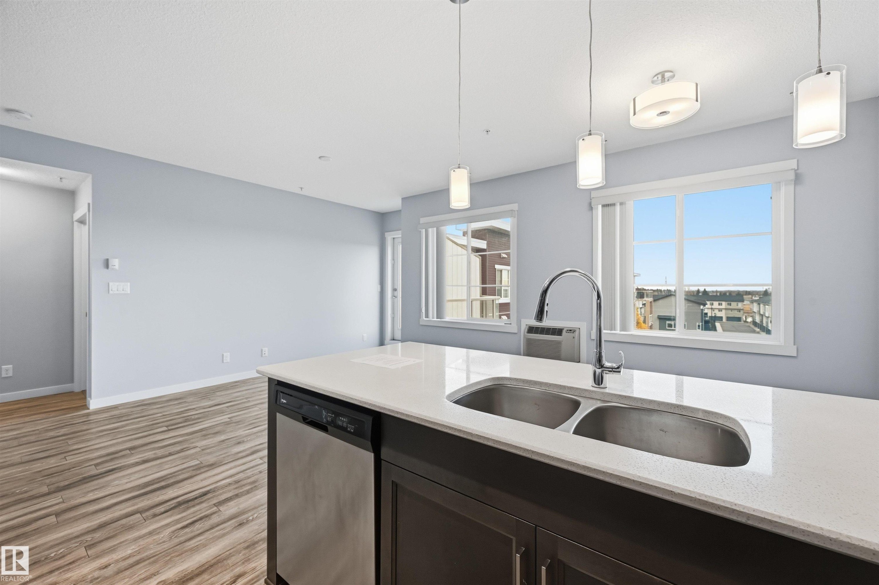 414 812 Welsh Drive, Edmonton, AB - Indoor Photo Showing Kitchen With Double Sink