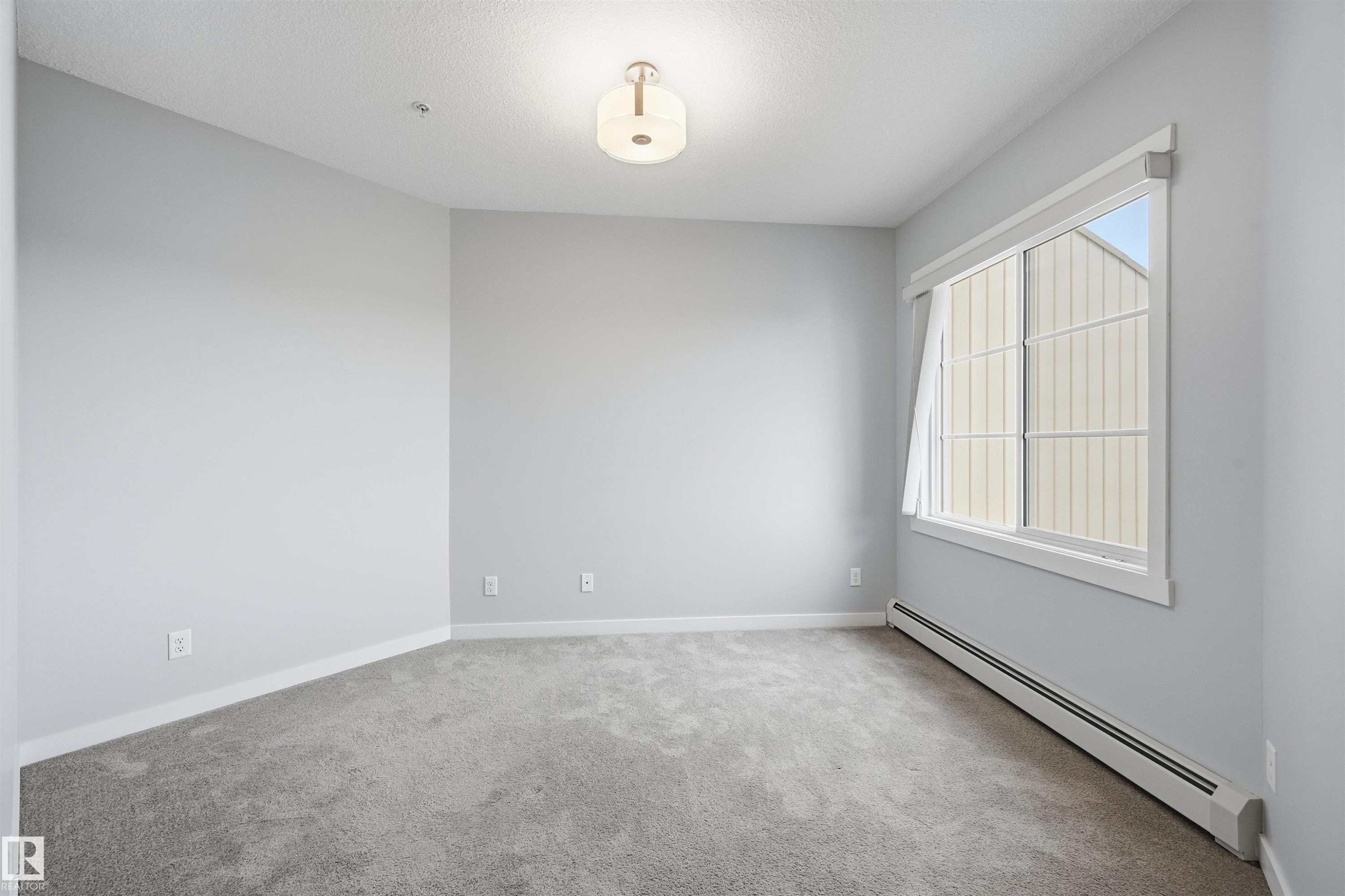 414 812 Welsh Drive, Edmonton, AB - Indoor Photo Showing Other Room
