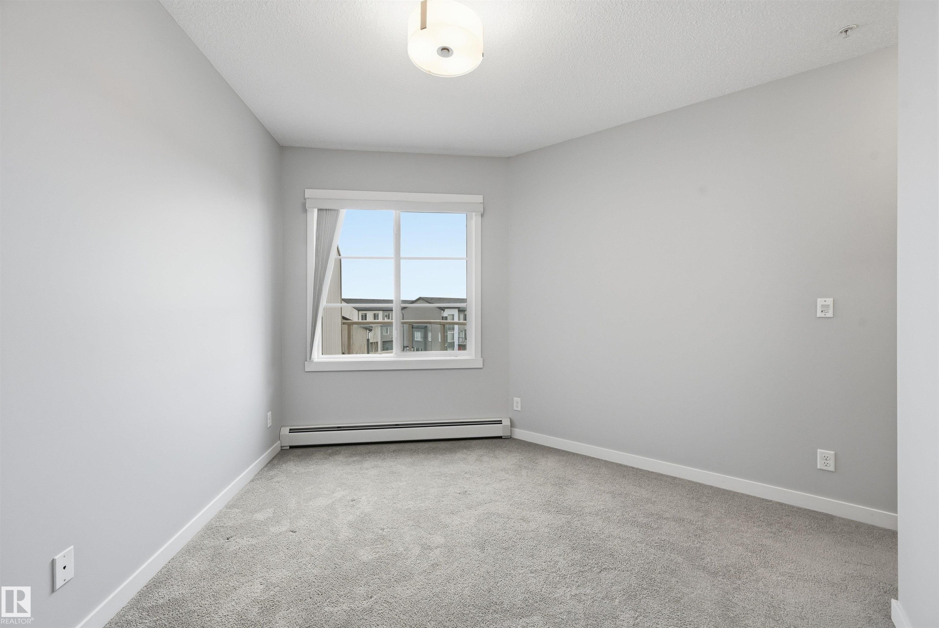 414 812 Welsh Drive, Edmonton, AB - Indoor Photo Showing Other Room
