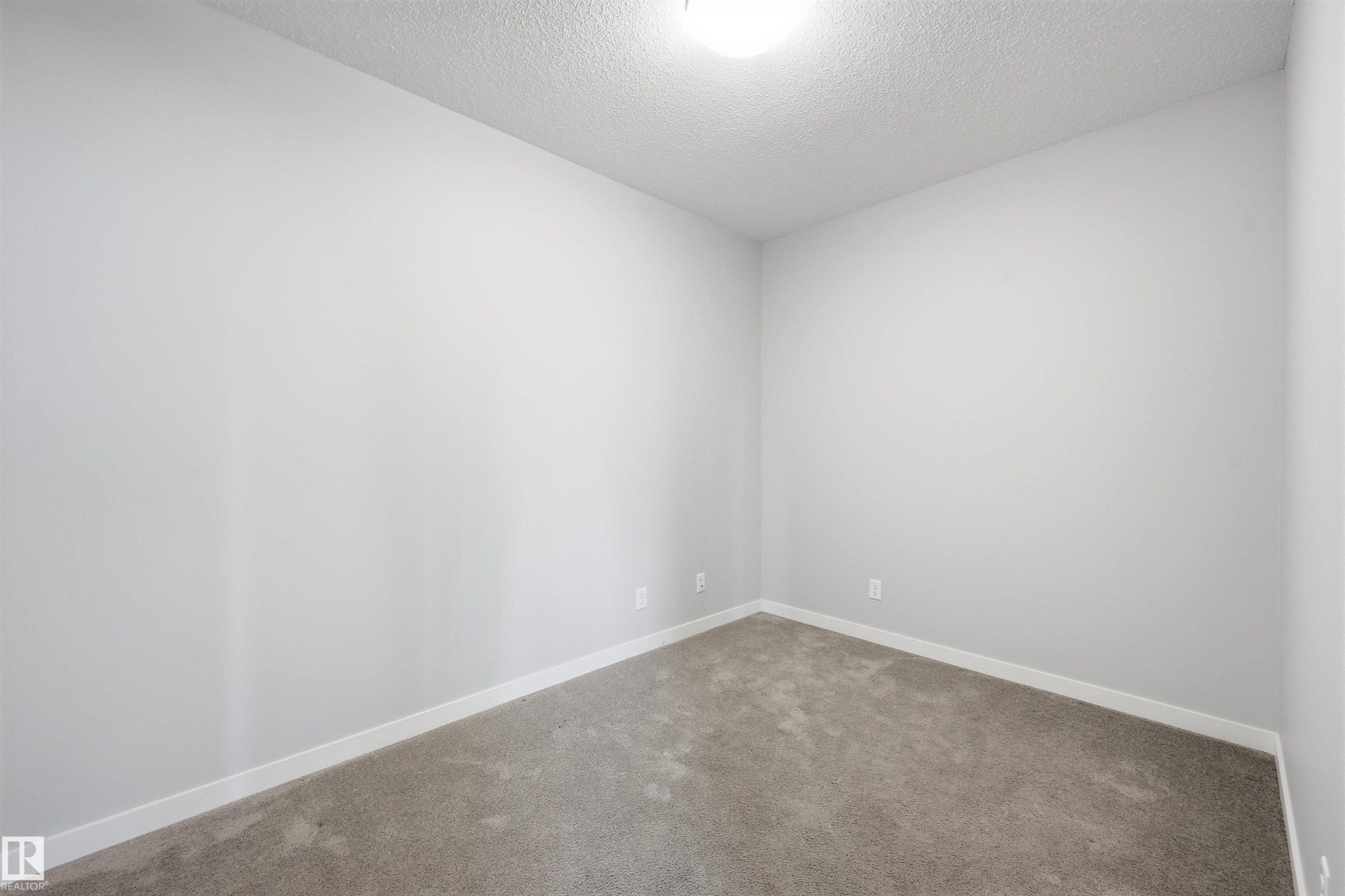 414 812 Welsh Drive, Edmonton, AB - Indoor Photo Showing Other Room