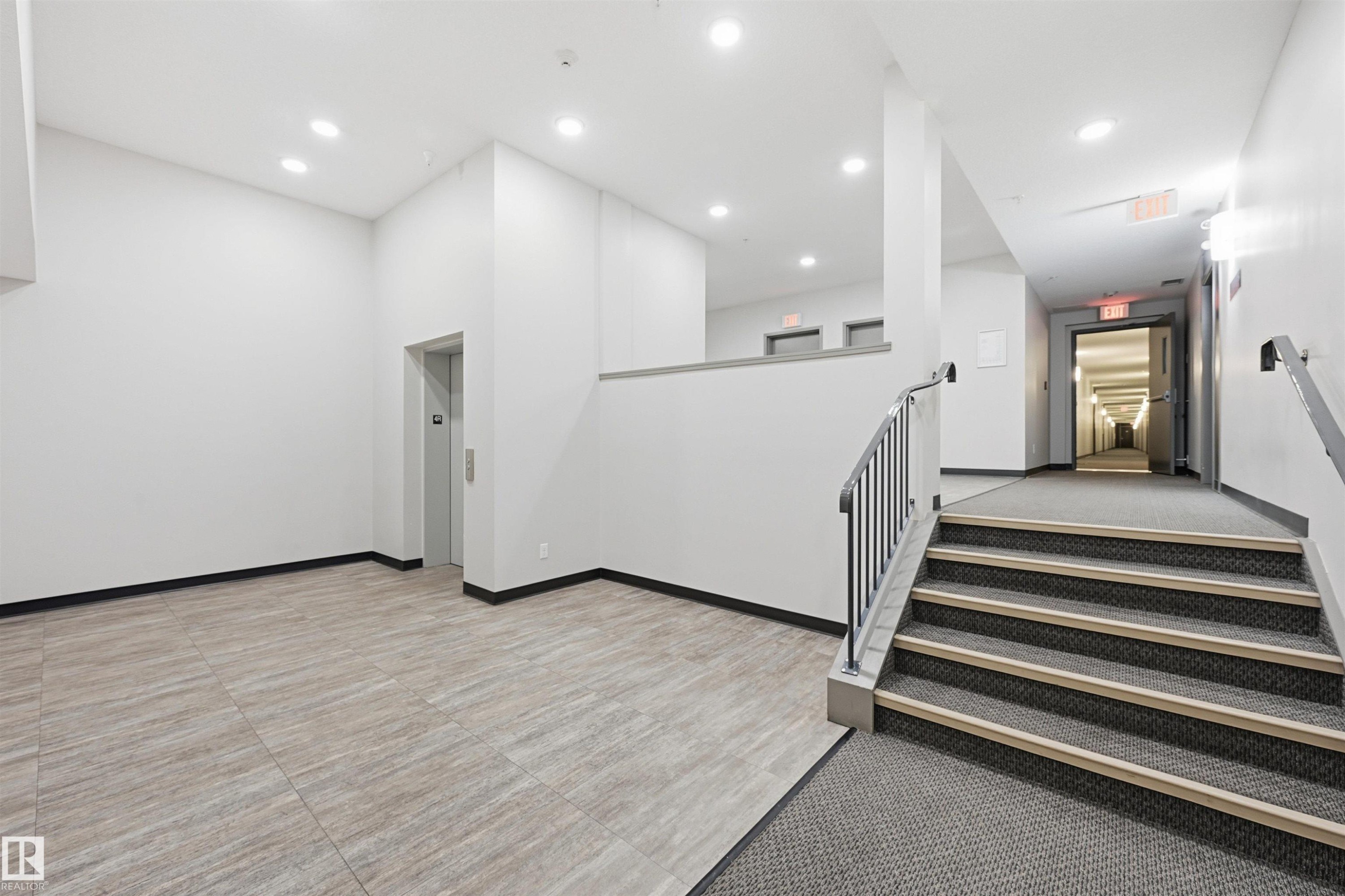 414 812 Welsh Drive, Edmonton, AB - Indoor Photo Showing Other Room