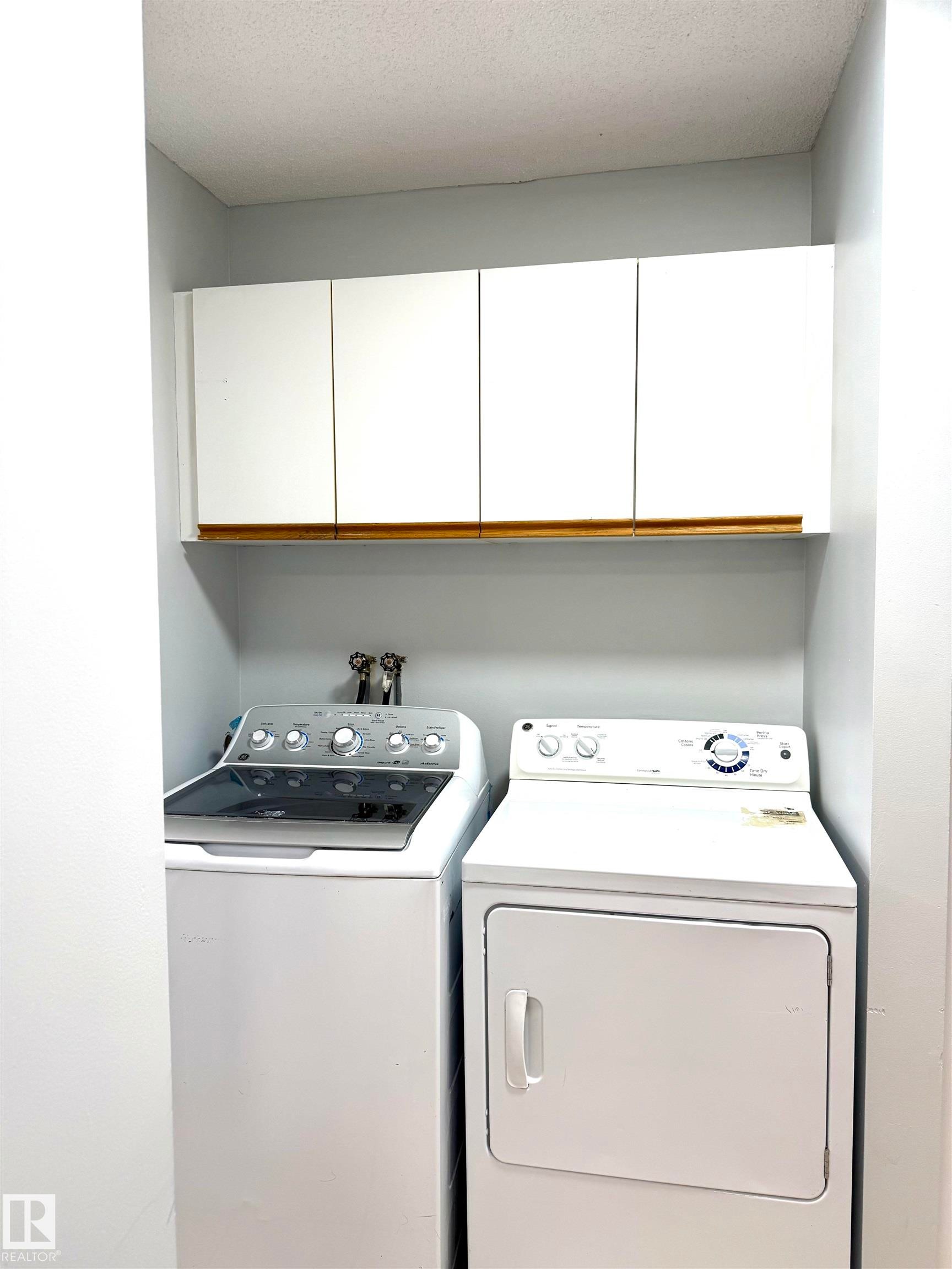1480 Jefferys Crescent, Edmonton, AB - Indoor Photo Showing Laundry Room
