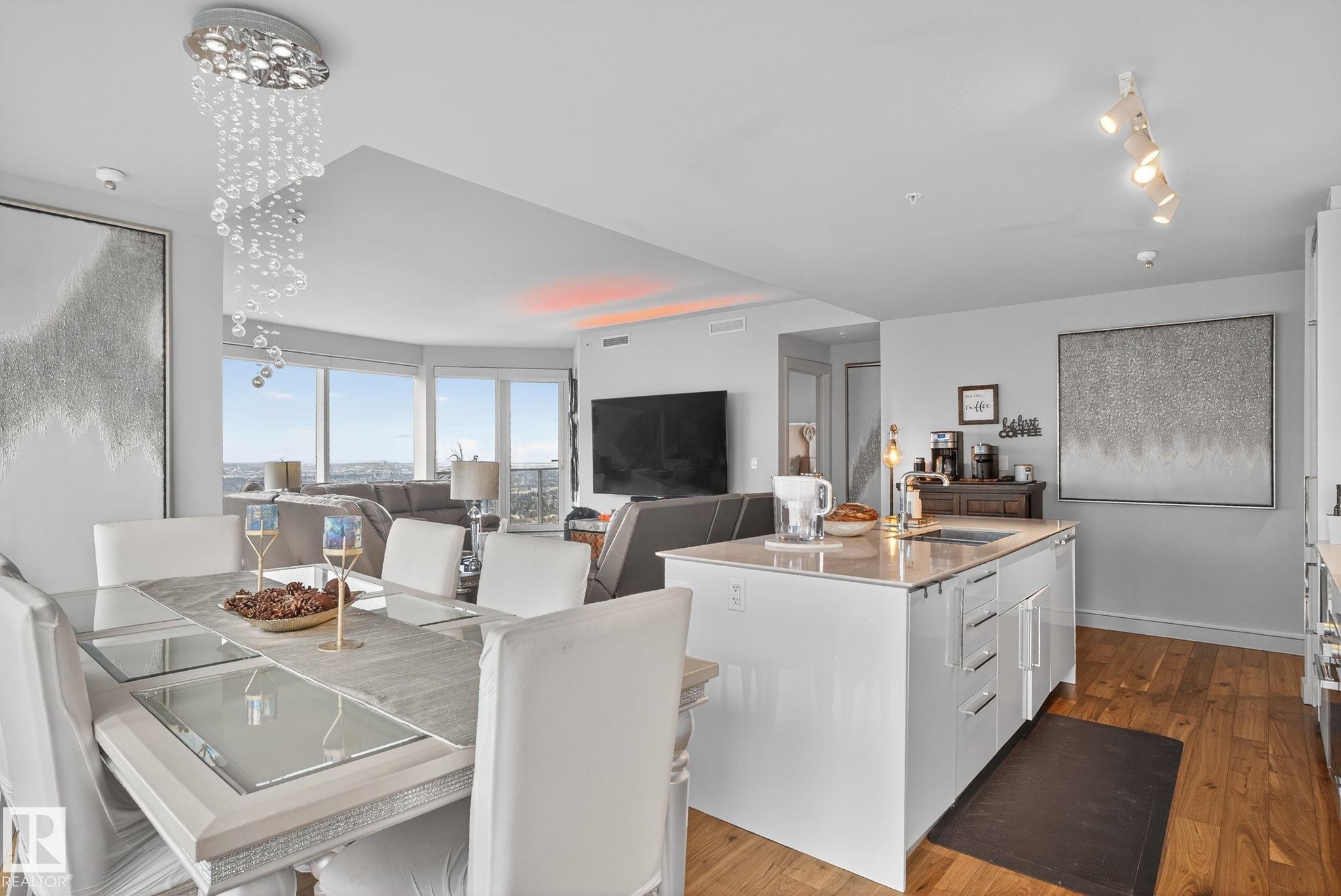 4206 10360 102 Street, Edmonton, AB - Indoor Photo Showing Dining Room