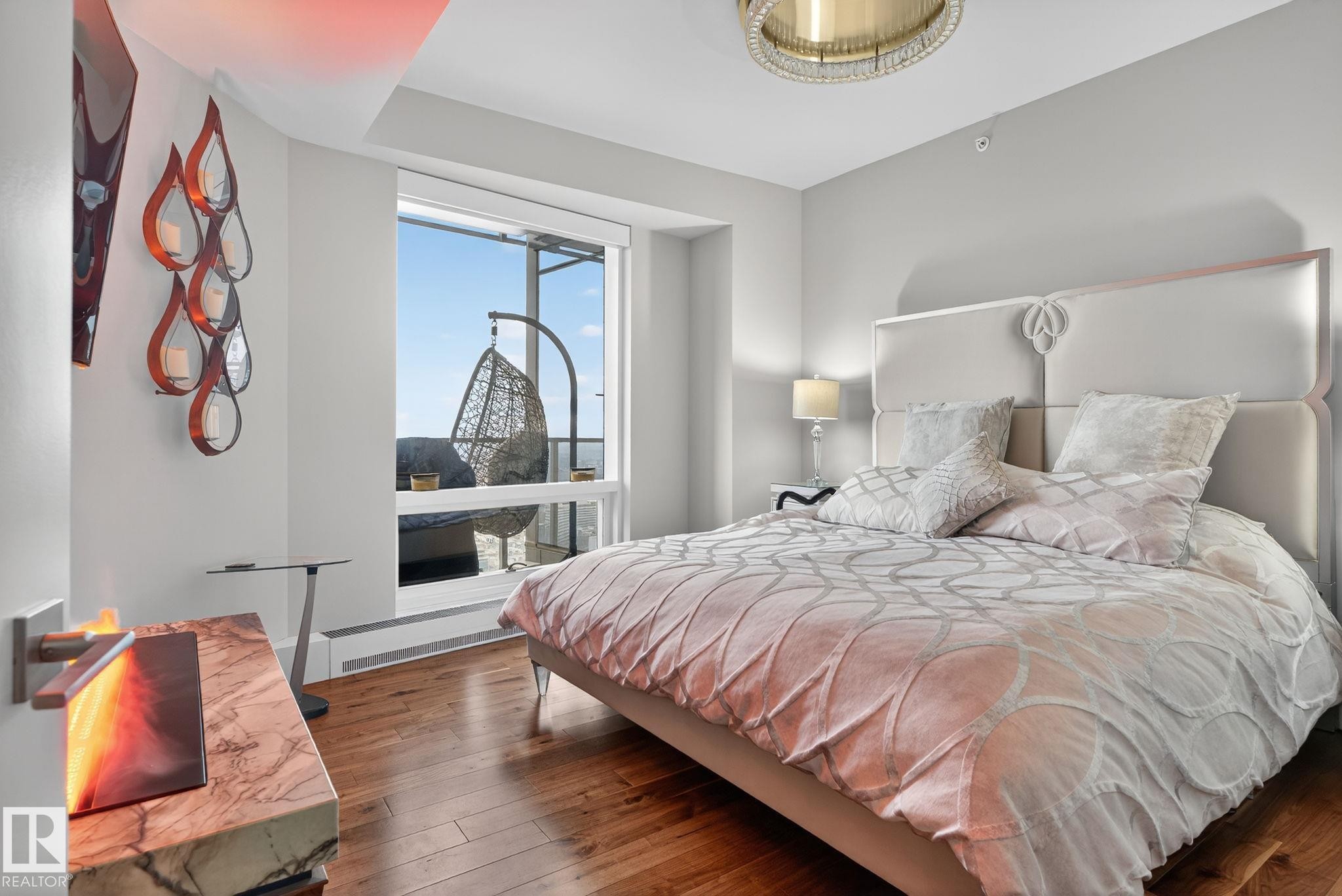 4206 10360 102 Street, Edmonton, AB - Indoor Photo Showing Bedroom