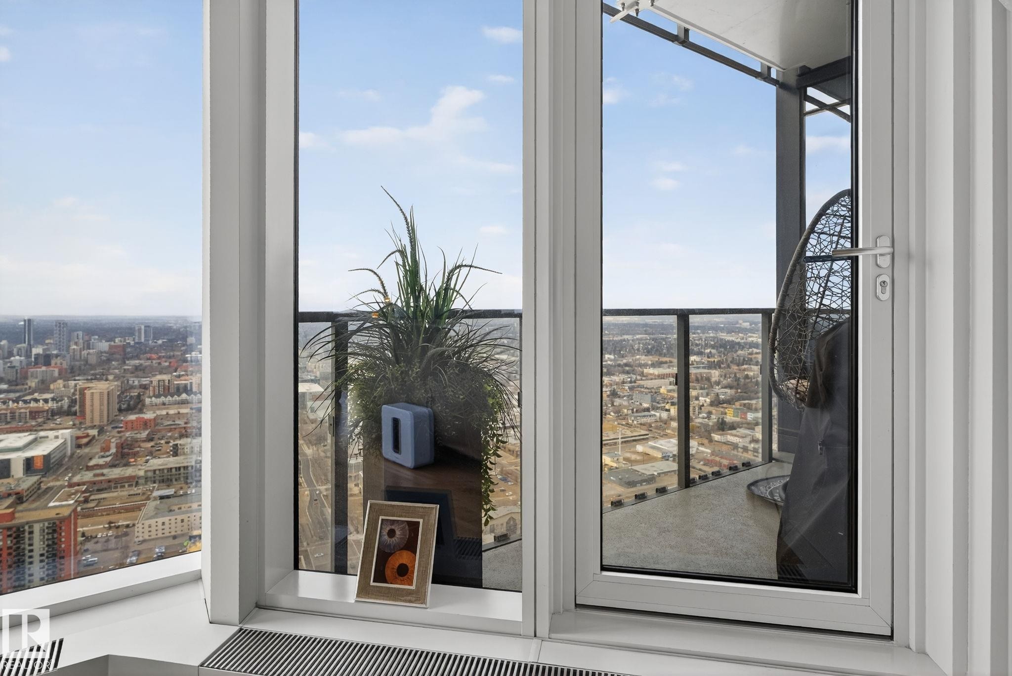 4206 10360 102 Street, Edmonton, AB - Indoor Photo Showing Other Room