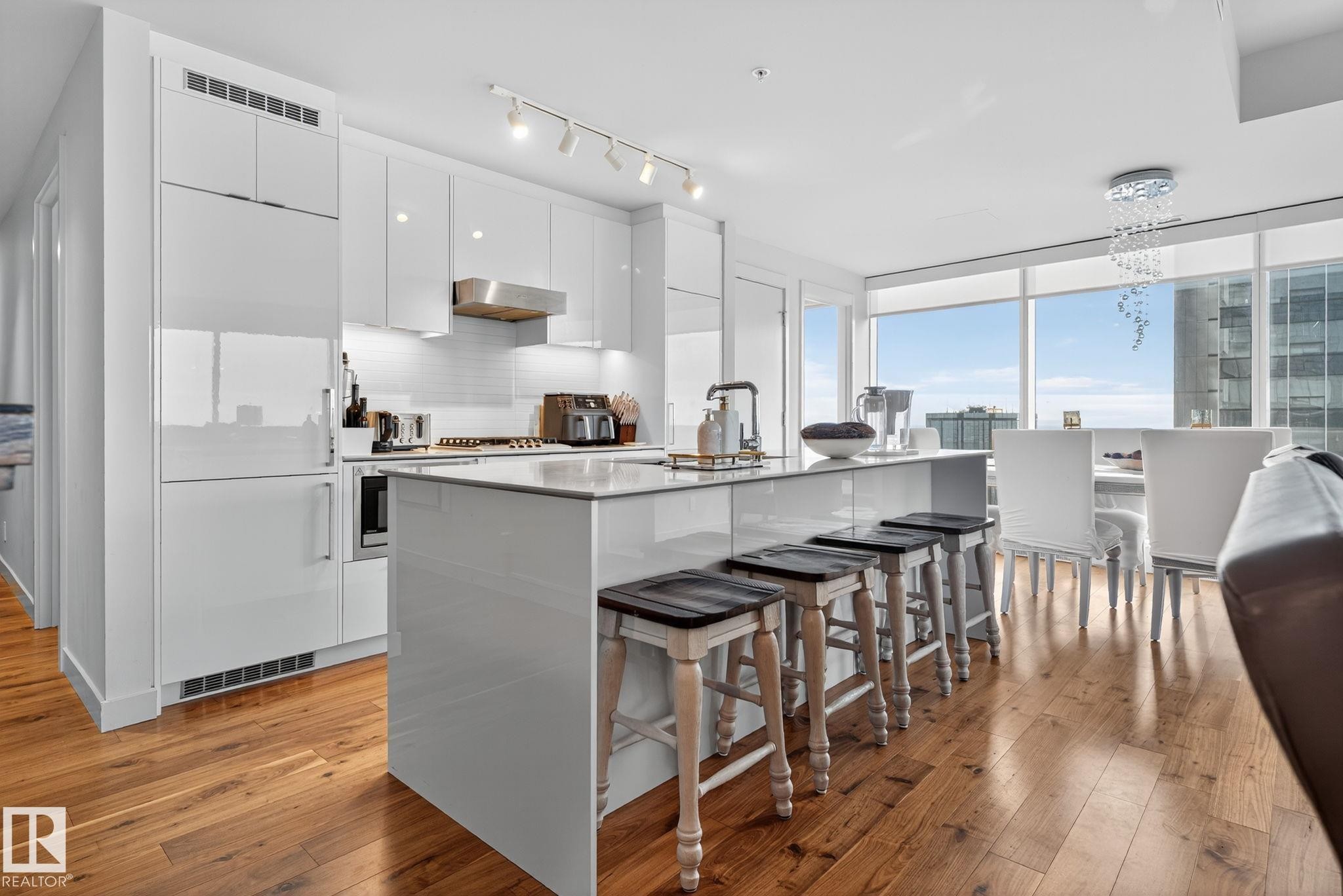 4206 10360 102 Street, Edmonton, AB - Indoor Photo Showing Kitchen With Upgraded Kitchen