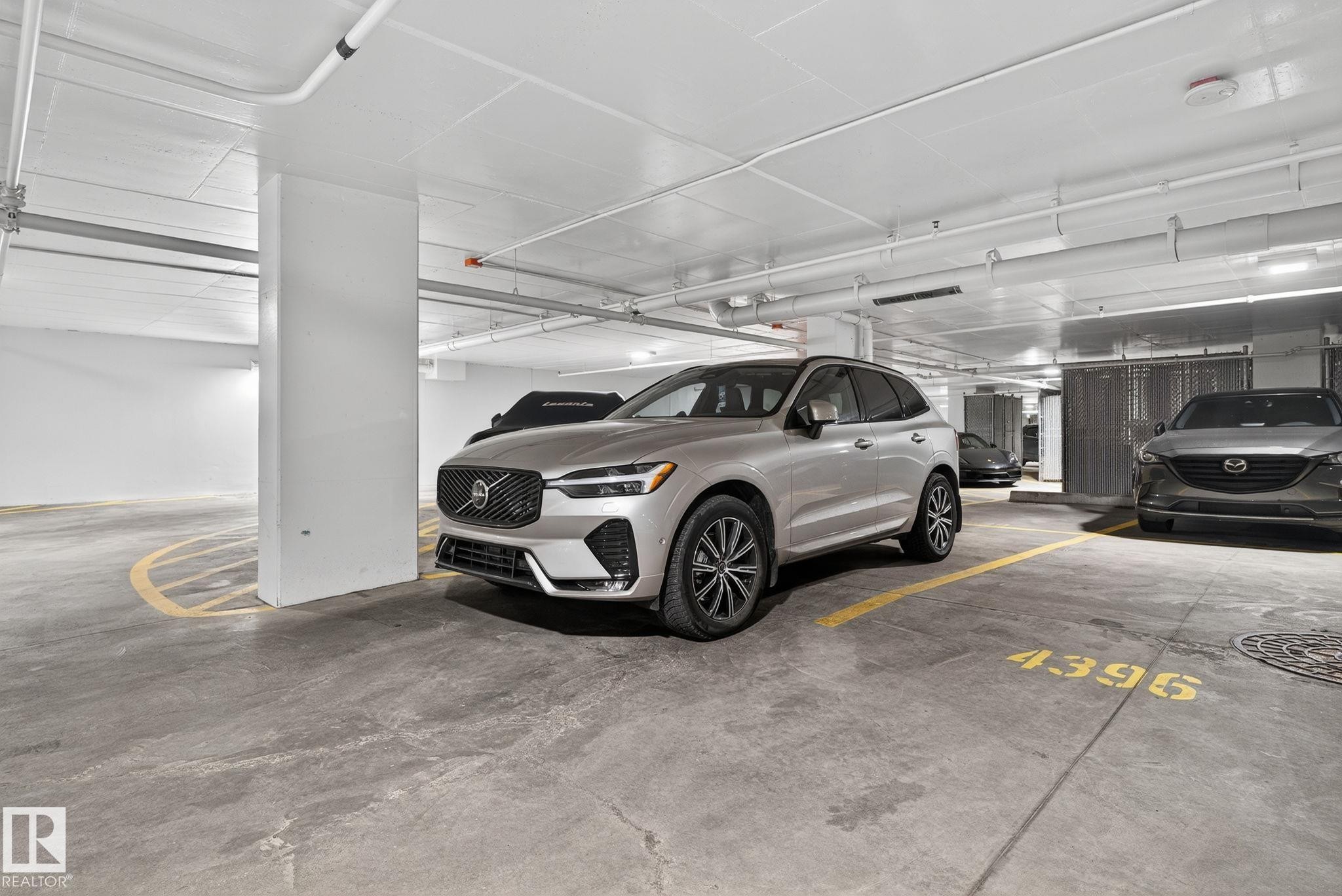 4206 10360 102 Street, Edmonton, AB - Indoor Photo Showing Garage
