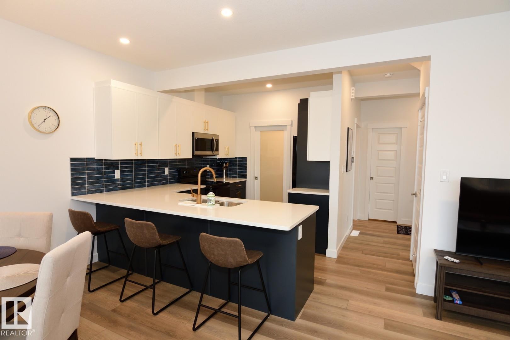 33 1910 Collip View, Edmonton, AB - Indoor