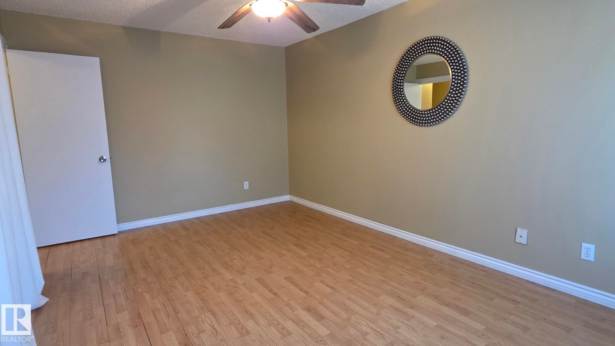 Edmonton, AB - Indoor Photo Showing Other Room