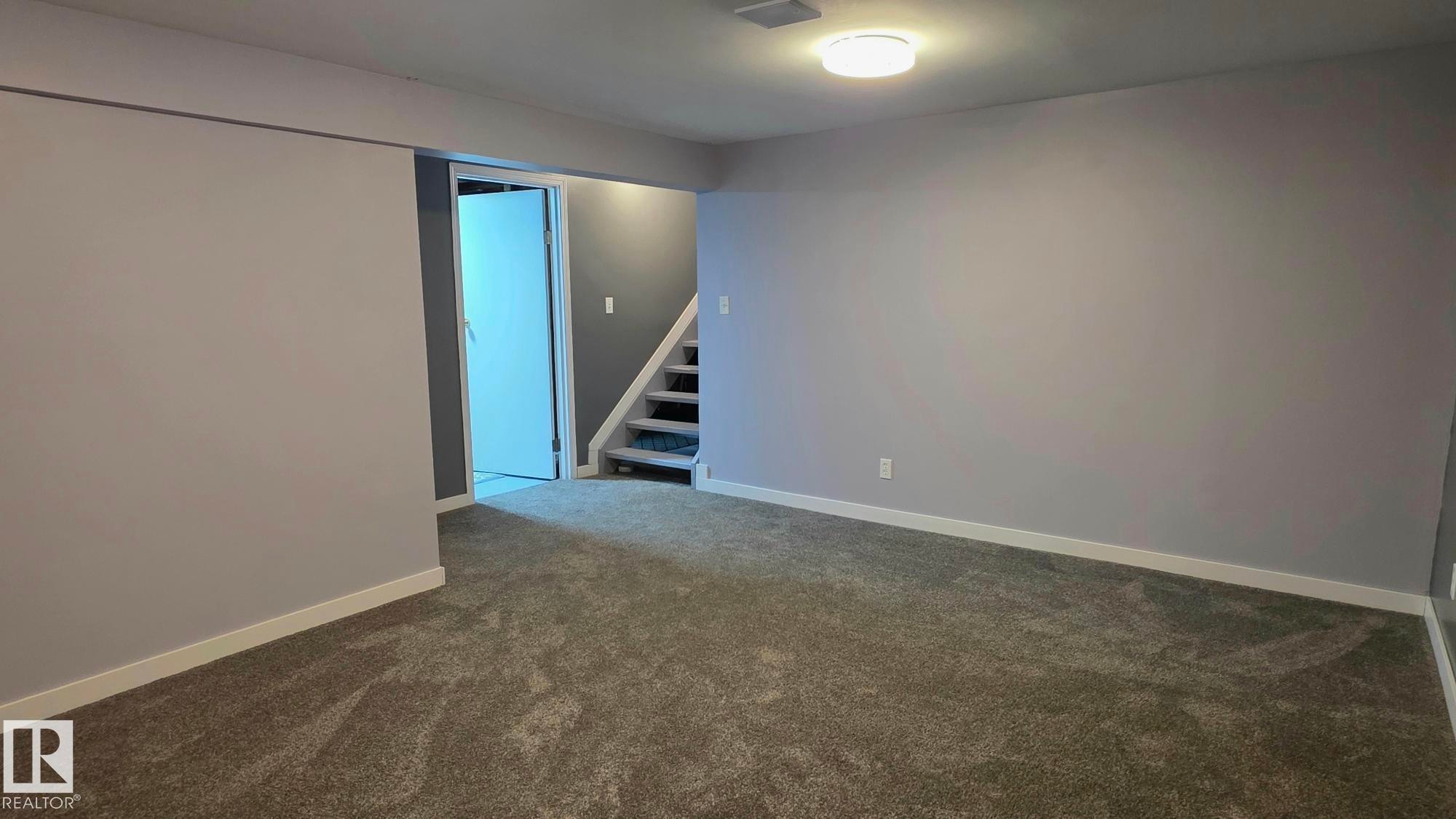Edmonton, AB - Indoor Photo Showing Other Room