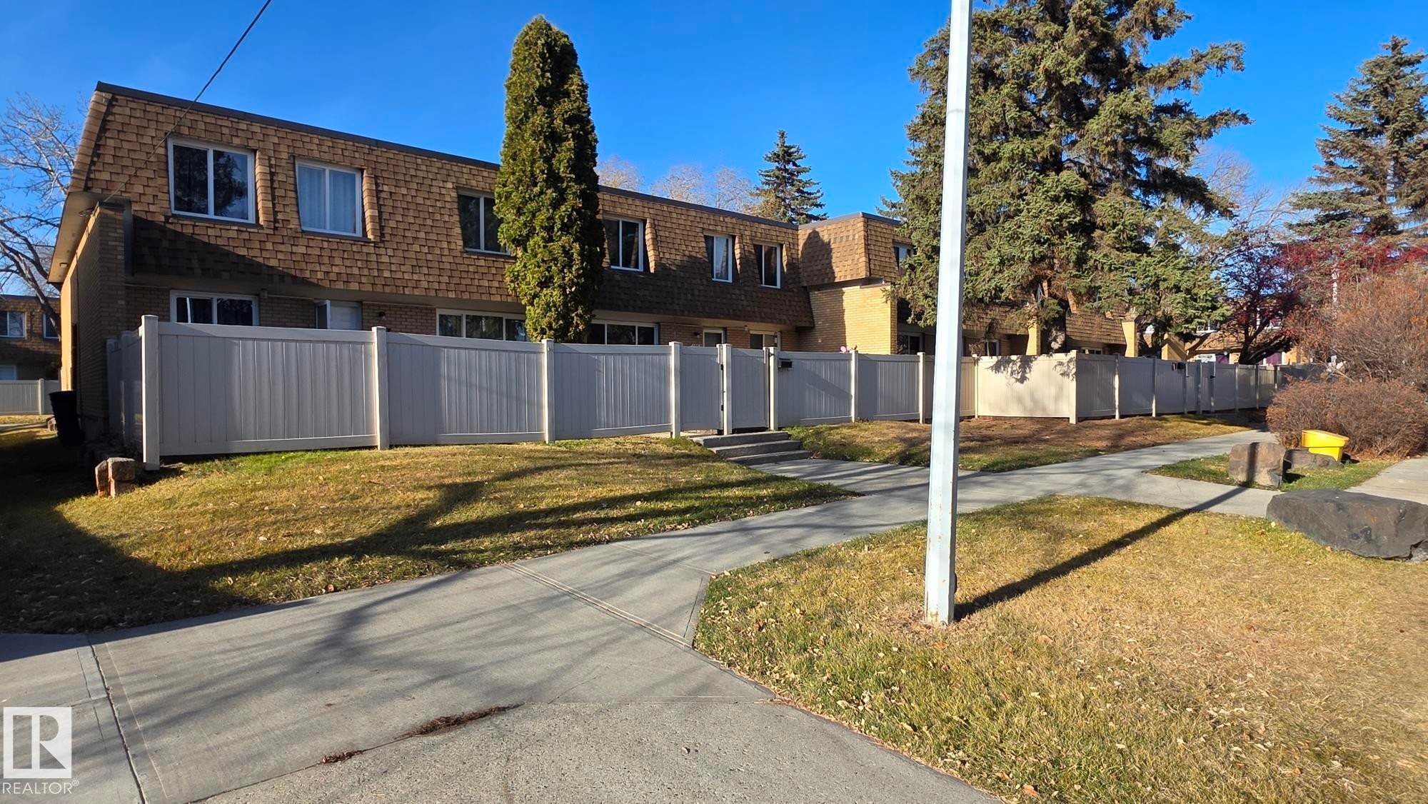 Edmonton, AB - Outdoor