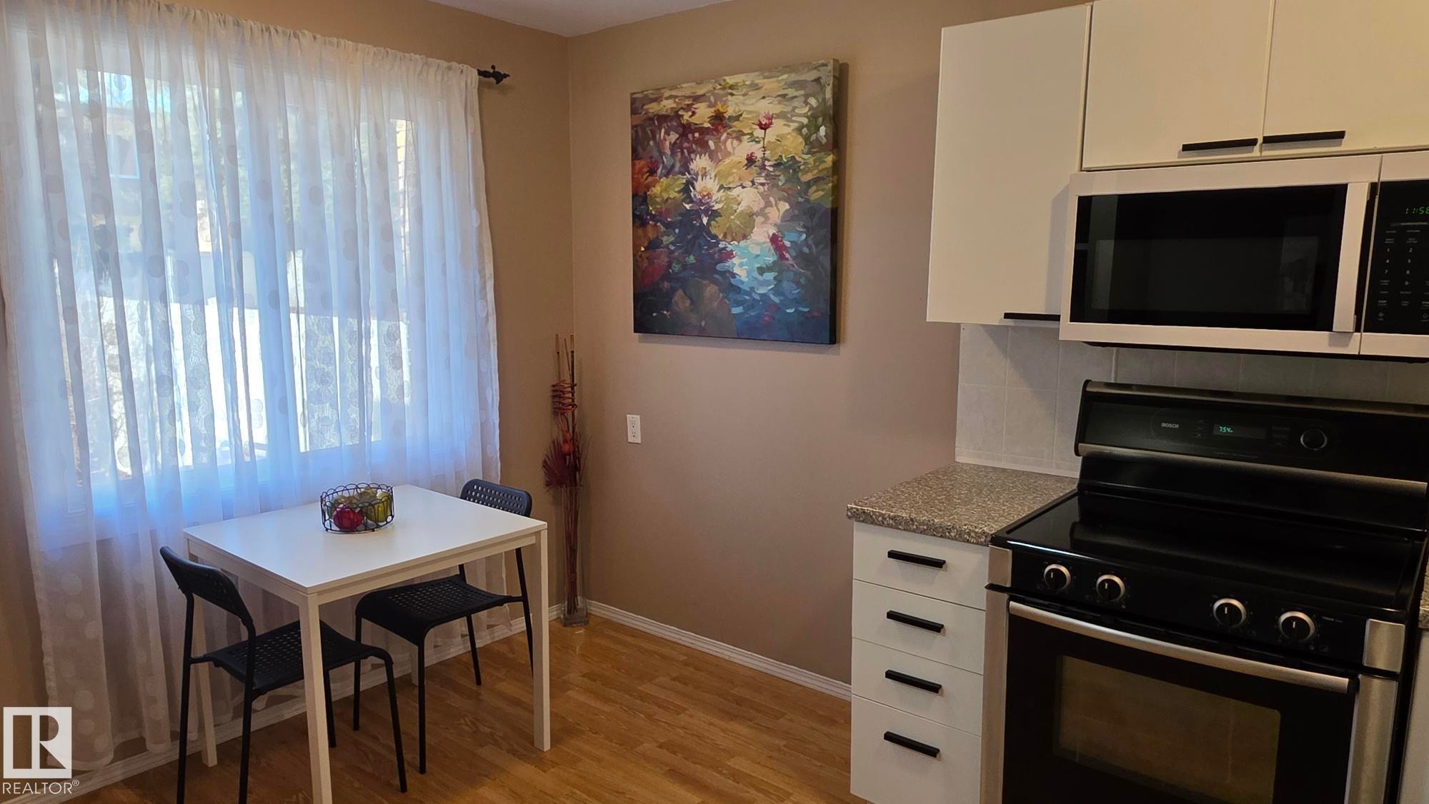 Edmonton, AB - Indoor