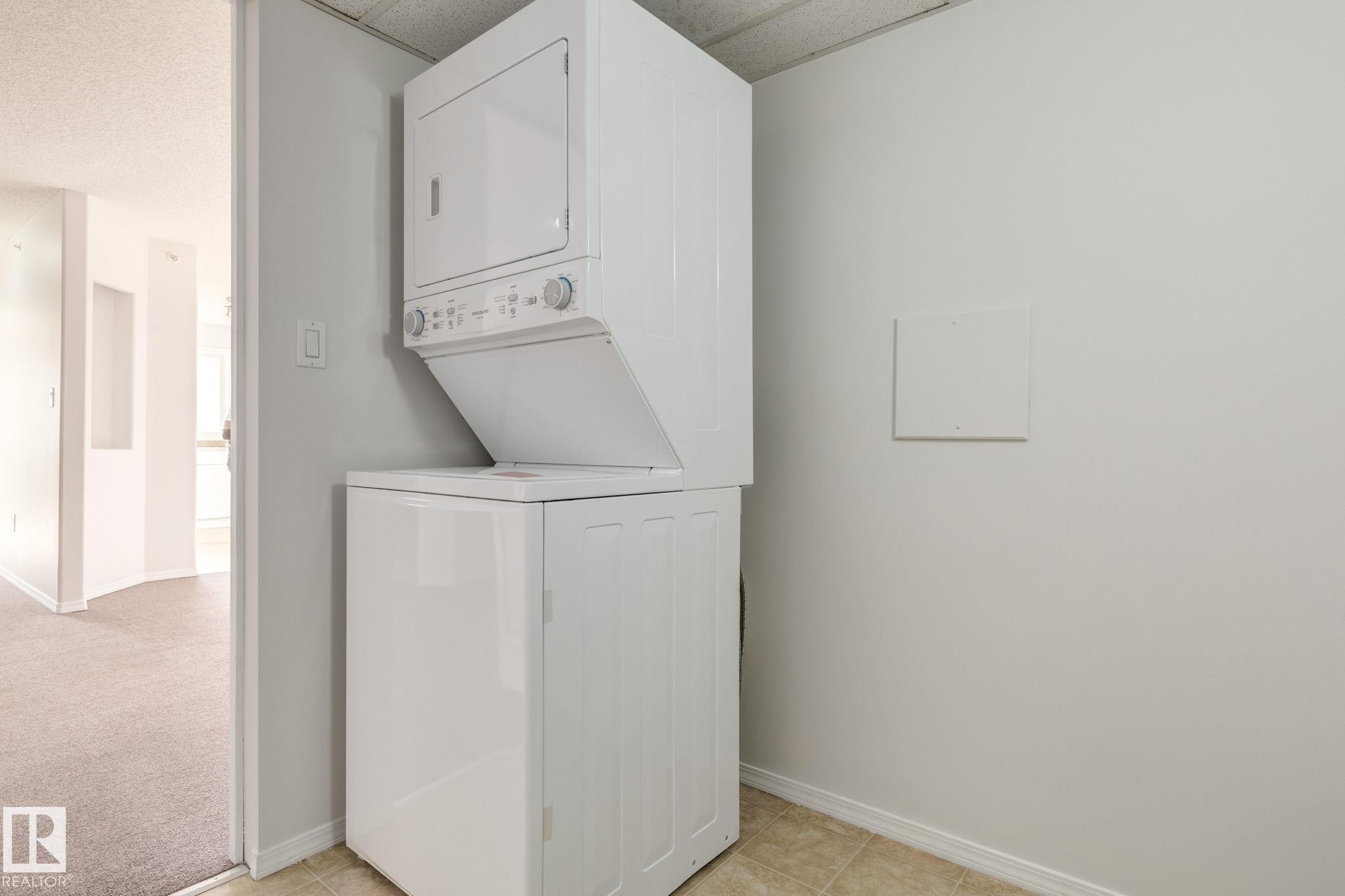 443 279 Suder Greens Drive, Edmonton, AB - Indoor Photo Showing Laundry Room