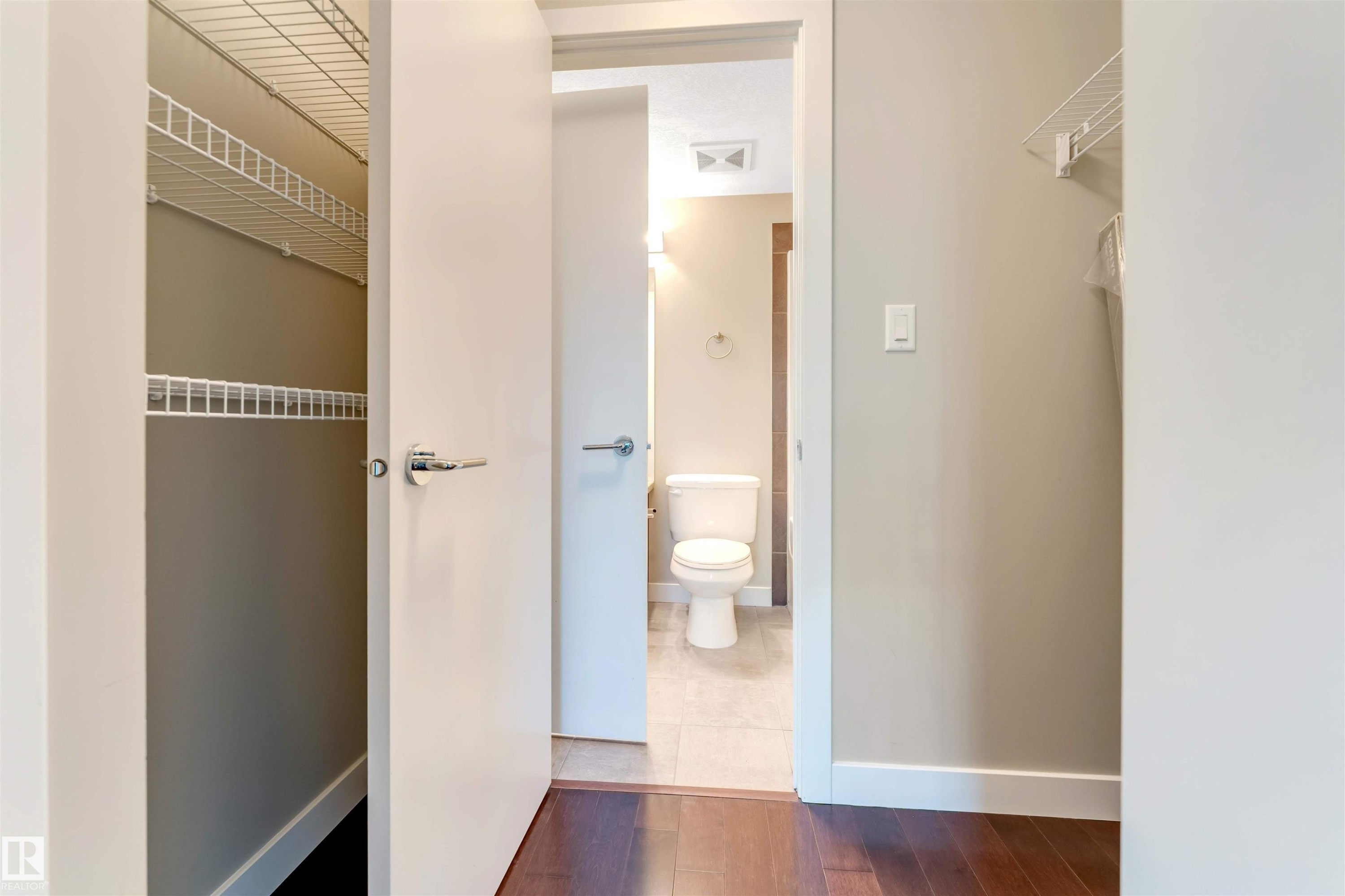 807 10055 118 Street, Edmonton, AB - Indoor Photo Showing Other Room