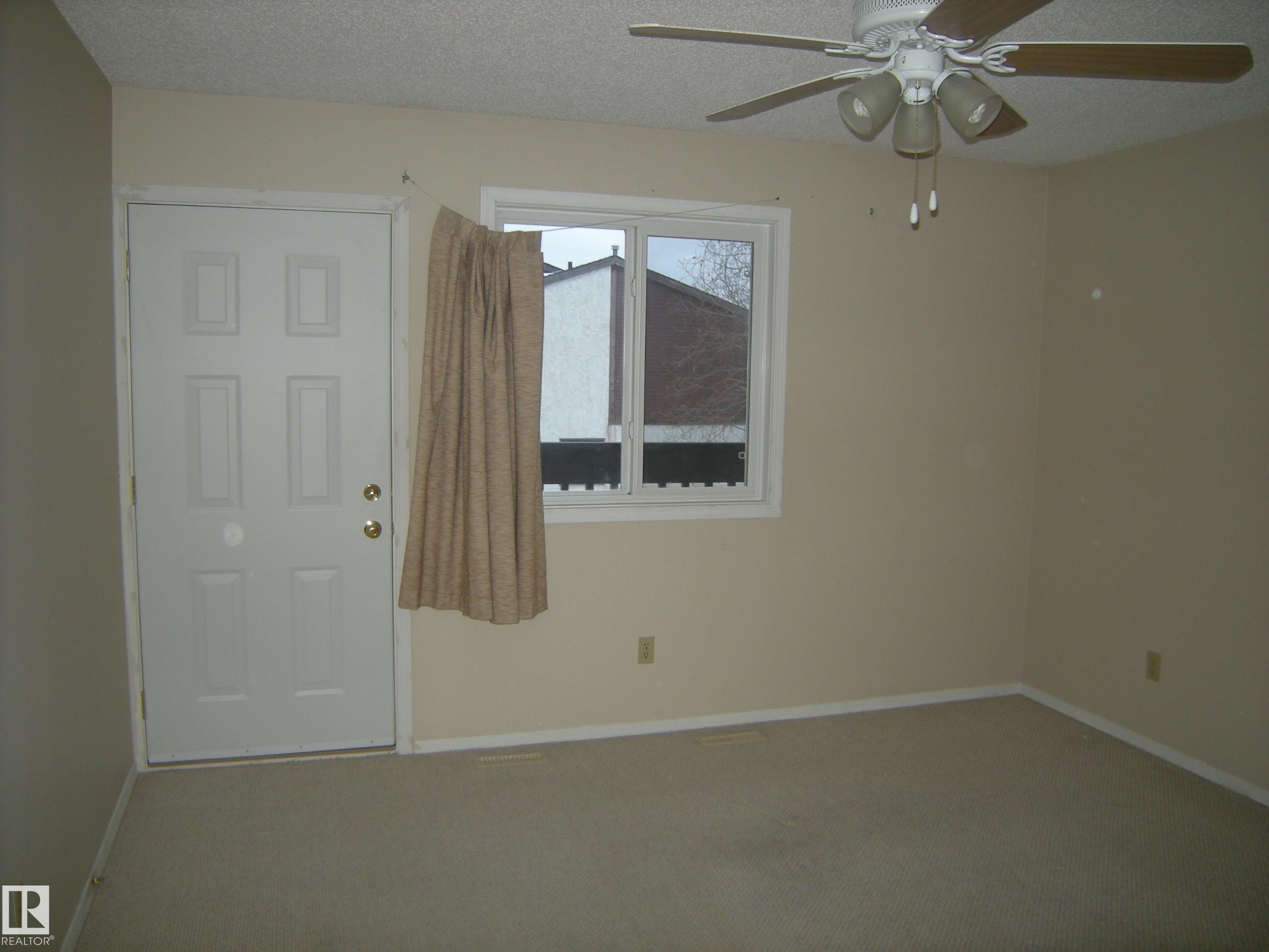 59 7604 29 Avenue, Edmonton, AB - Indoor Photo Showing Other Room