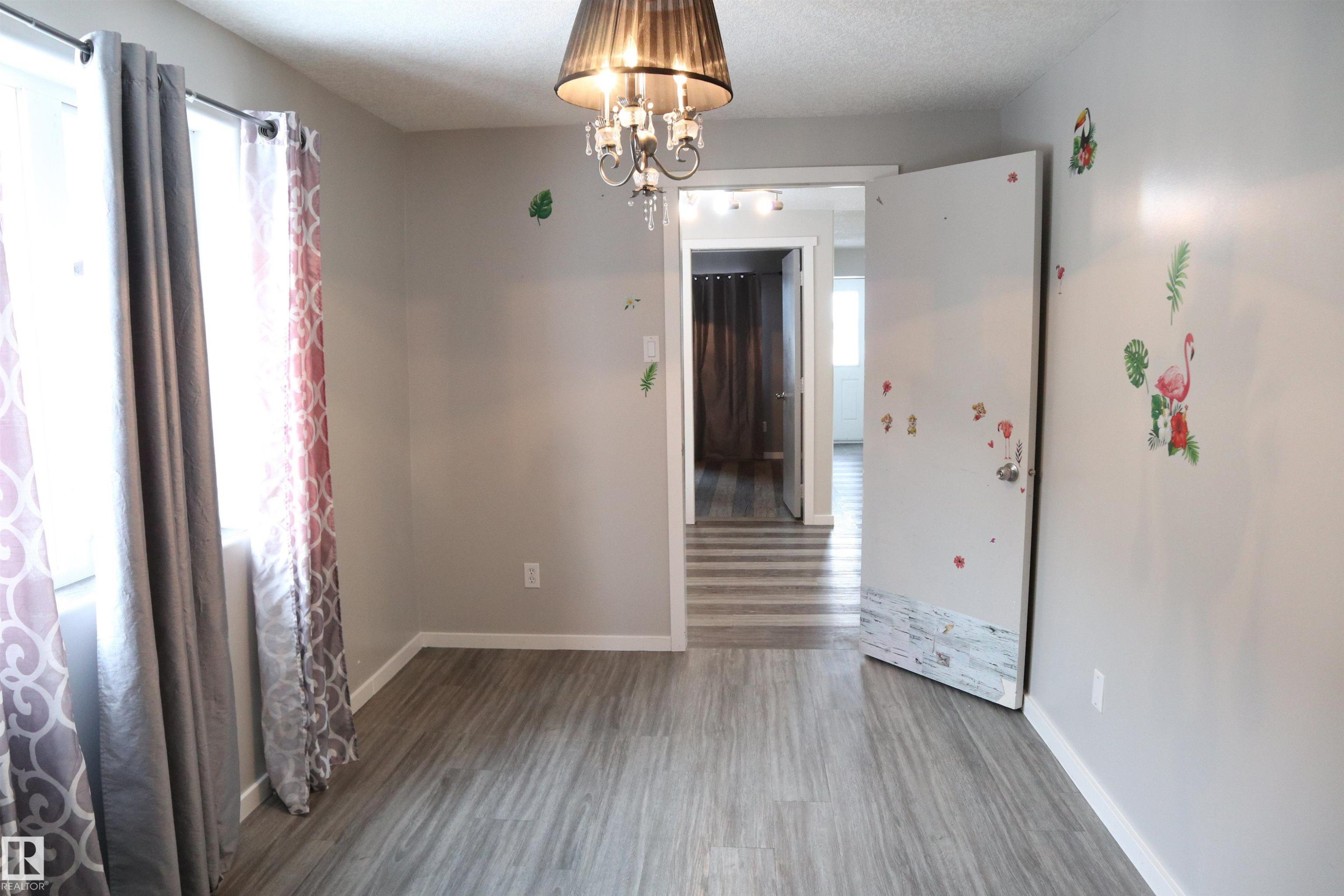 4804 49 St, Calmar, AB - Indoor Photo Showing Other Room