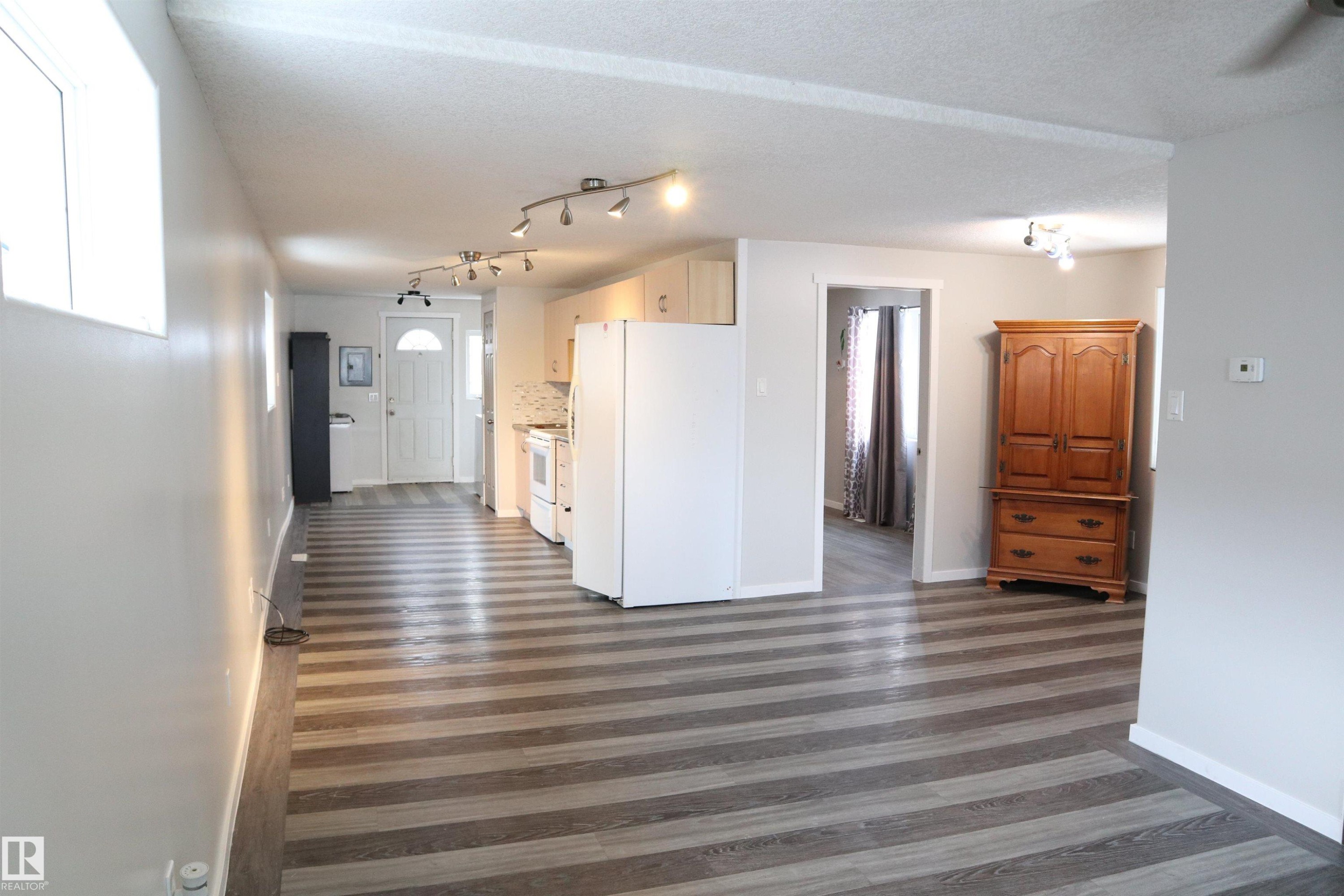 4804 49 St, Calmar, AB - Indoor Photo Showing Other Room