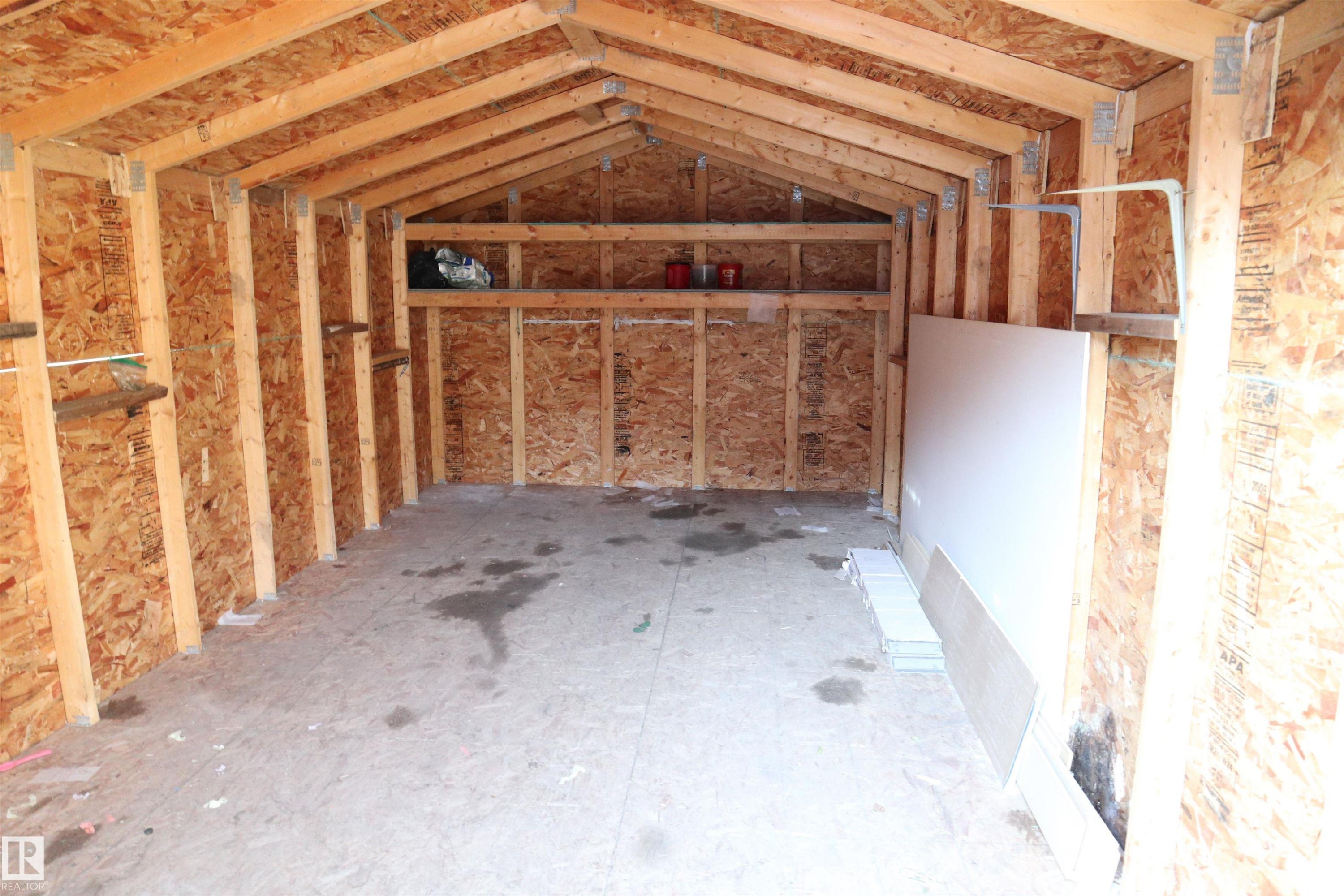 4804 49 St, Calmar, AB - Indoor