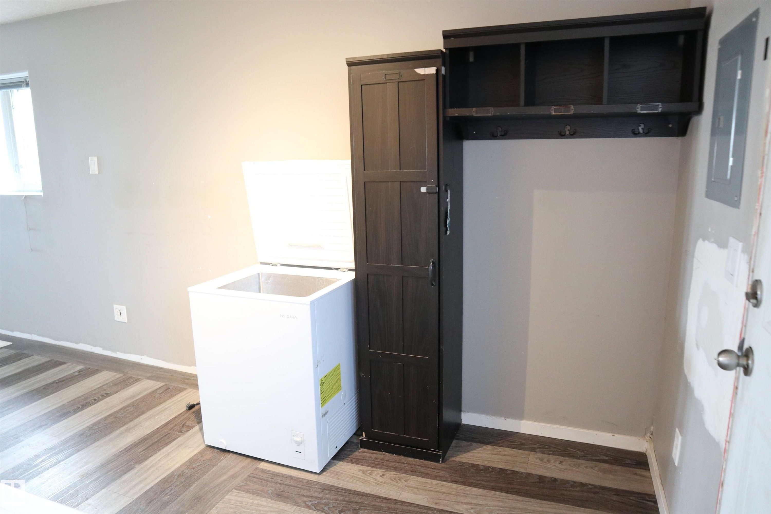 4804 49 St, Calmar, AB - Indoor