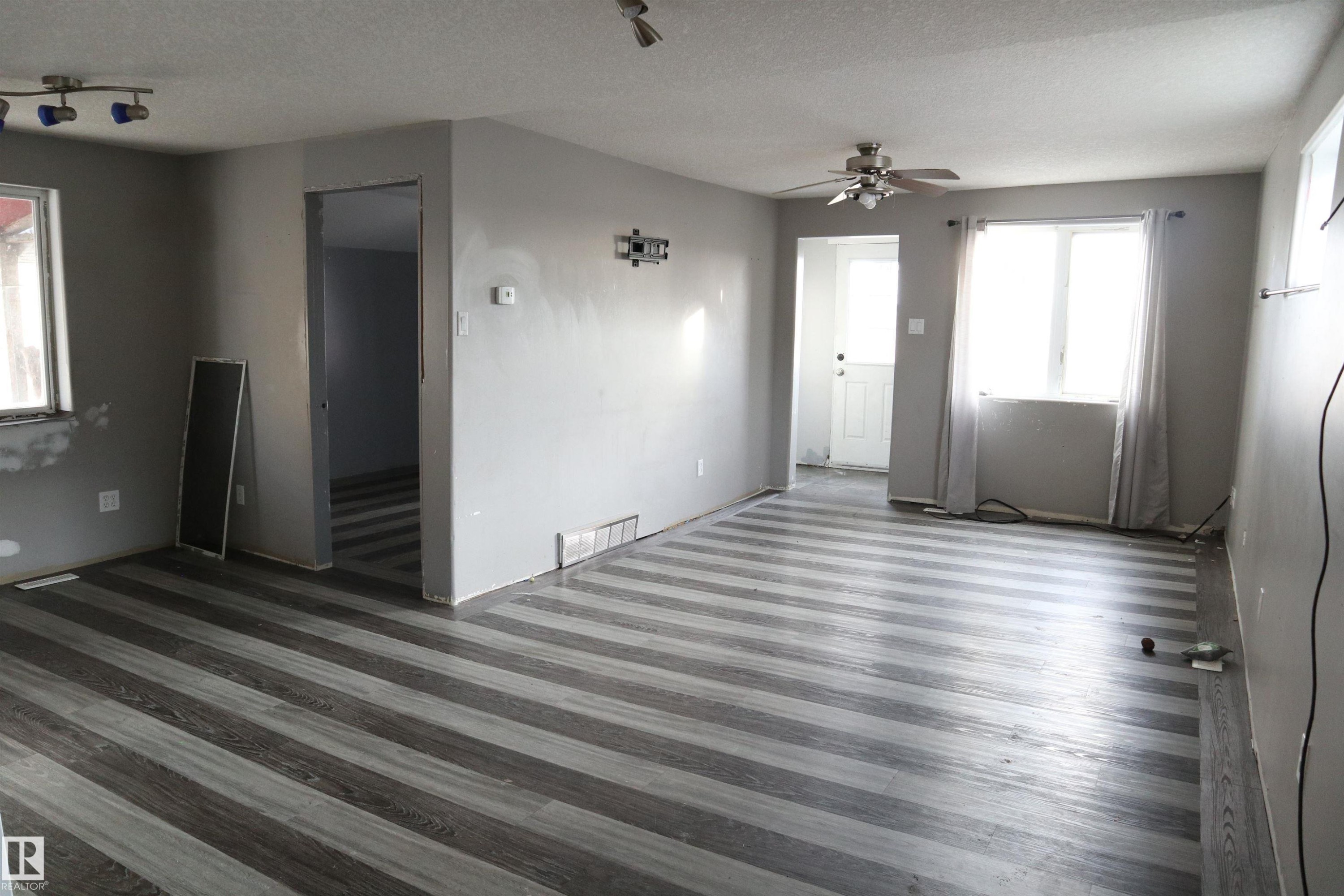 4804 49 St, Calmar, AB - Indoor Photo Showing Other Room