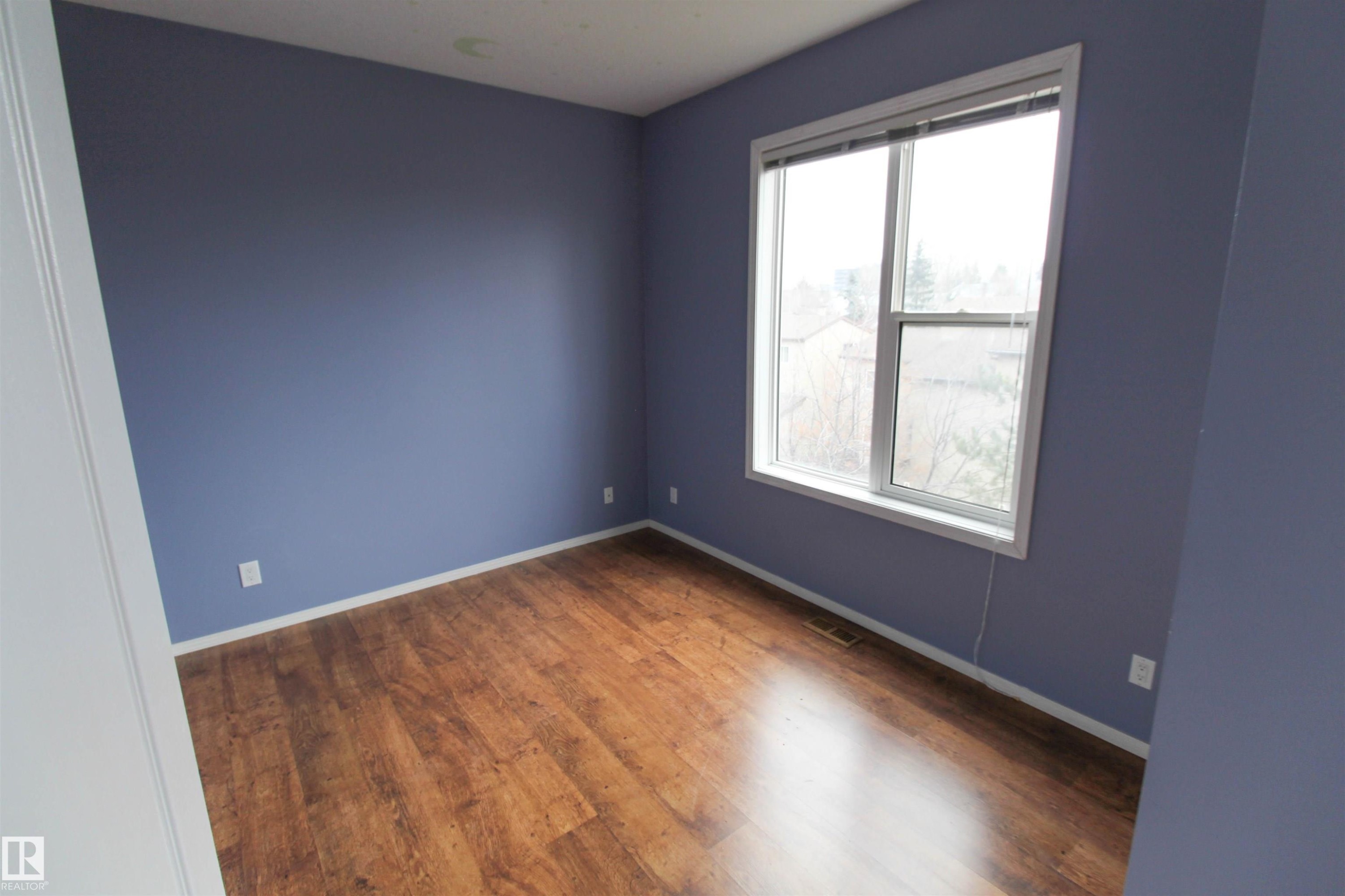 347 4827 104A Street, Edmonton, AB - Indoor Photo Showing Other Room