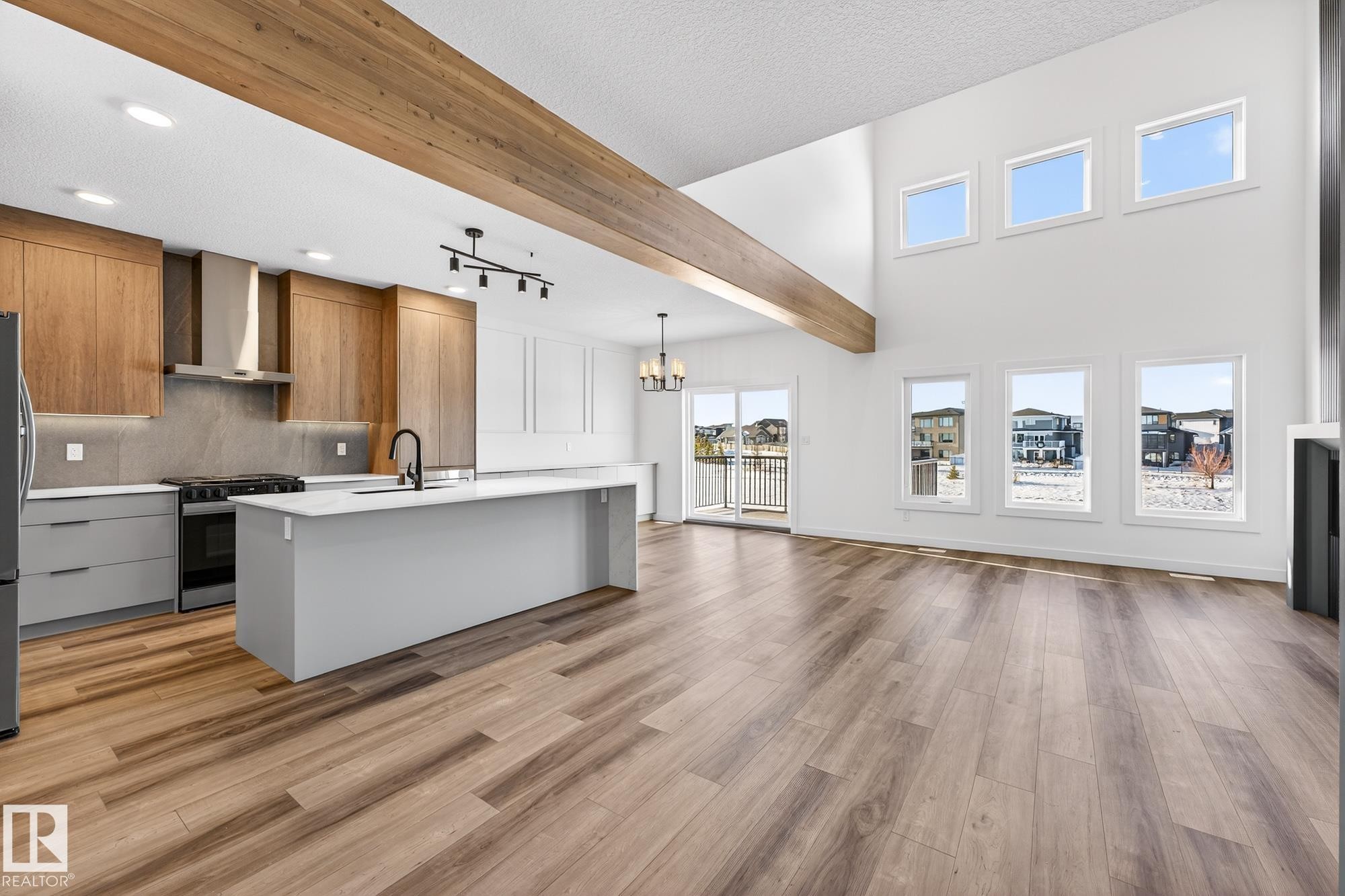 28 Eldridge Point(E), St. Albert, AB - Indoor Photo Showing Kitchen With Upgraded Kitchen