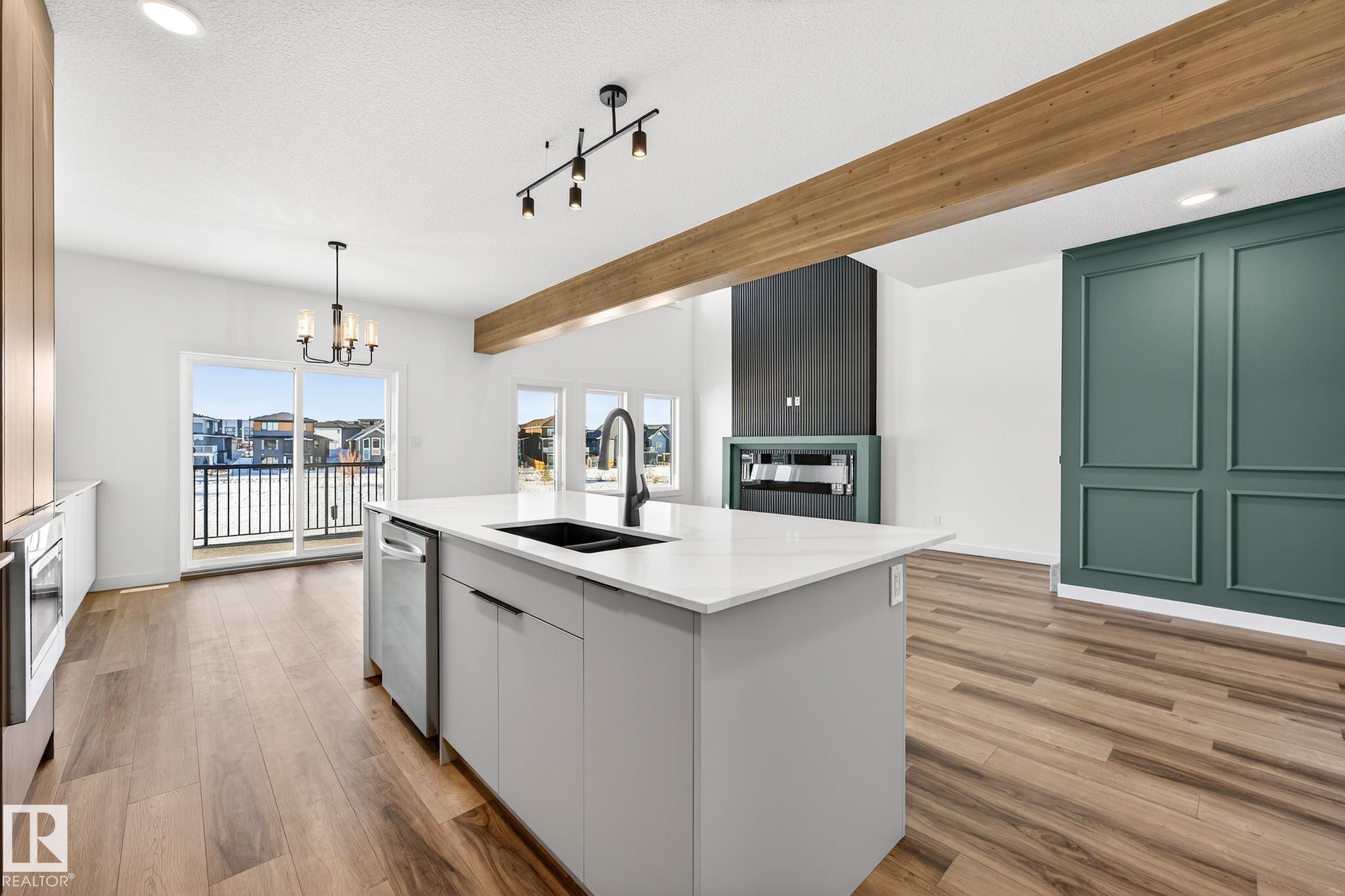 28 Eldridge Point(E), St. Albert, AB - Indoor Photo Showing Kitchen With Double Sink With Upgraded Kitchen