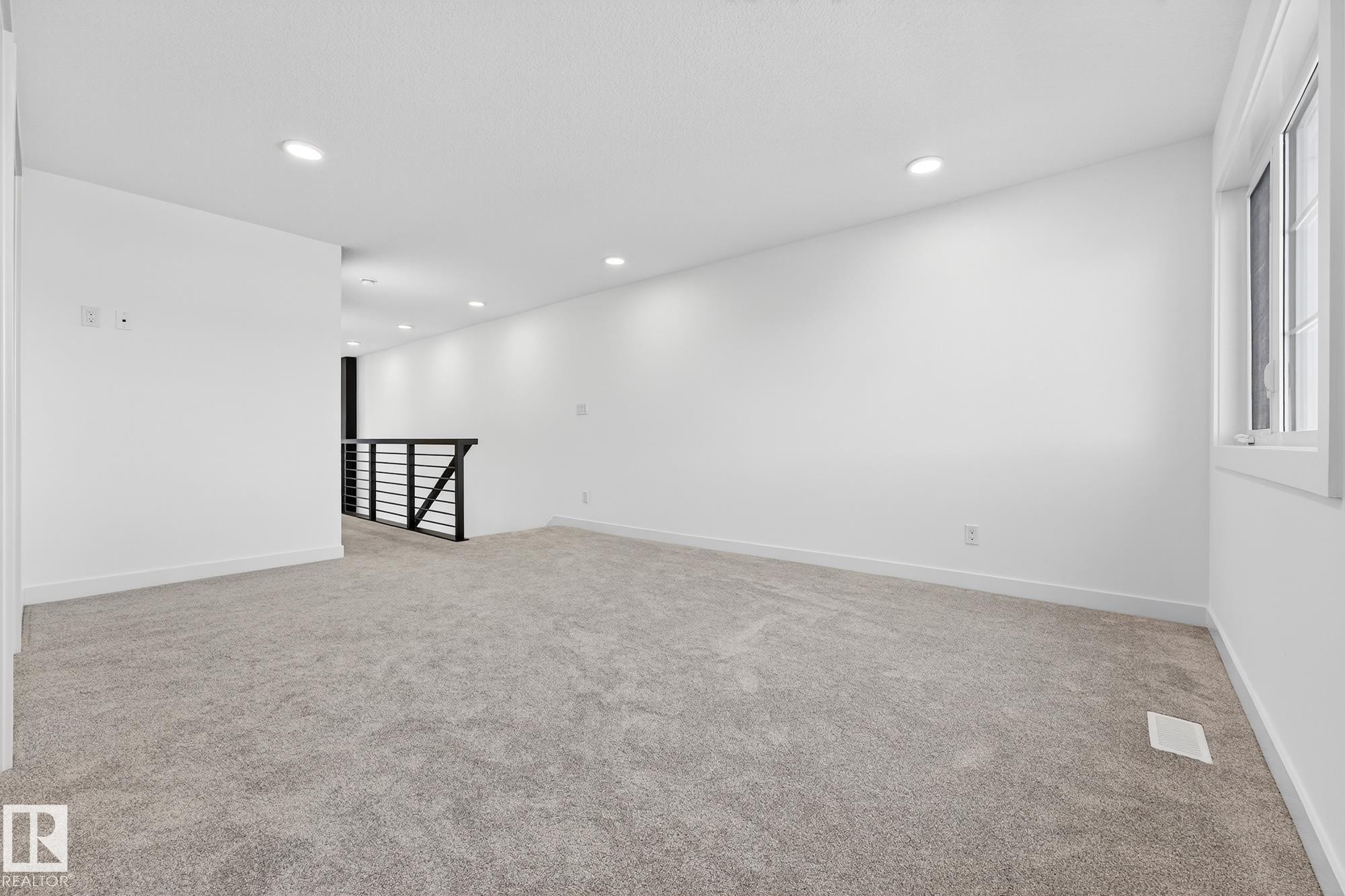 28 Eldridge Point(E), St. Albert, AB - Indoor Photo Showing Other Room