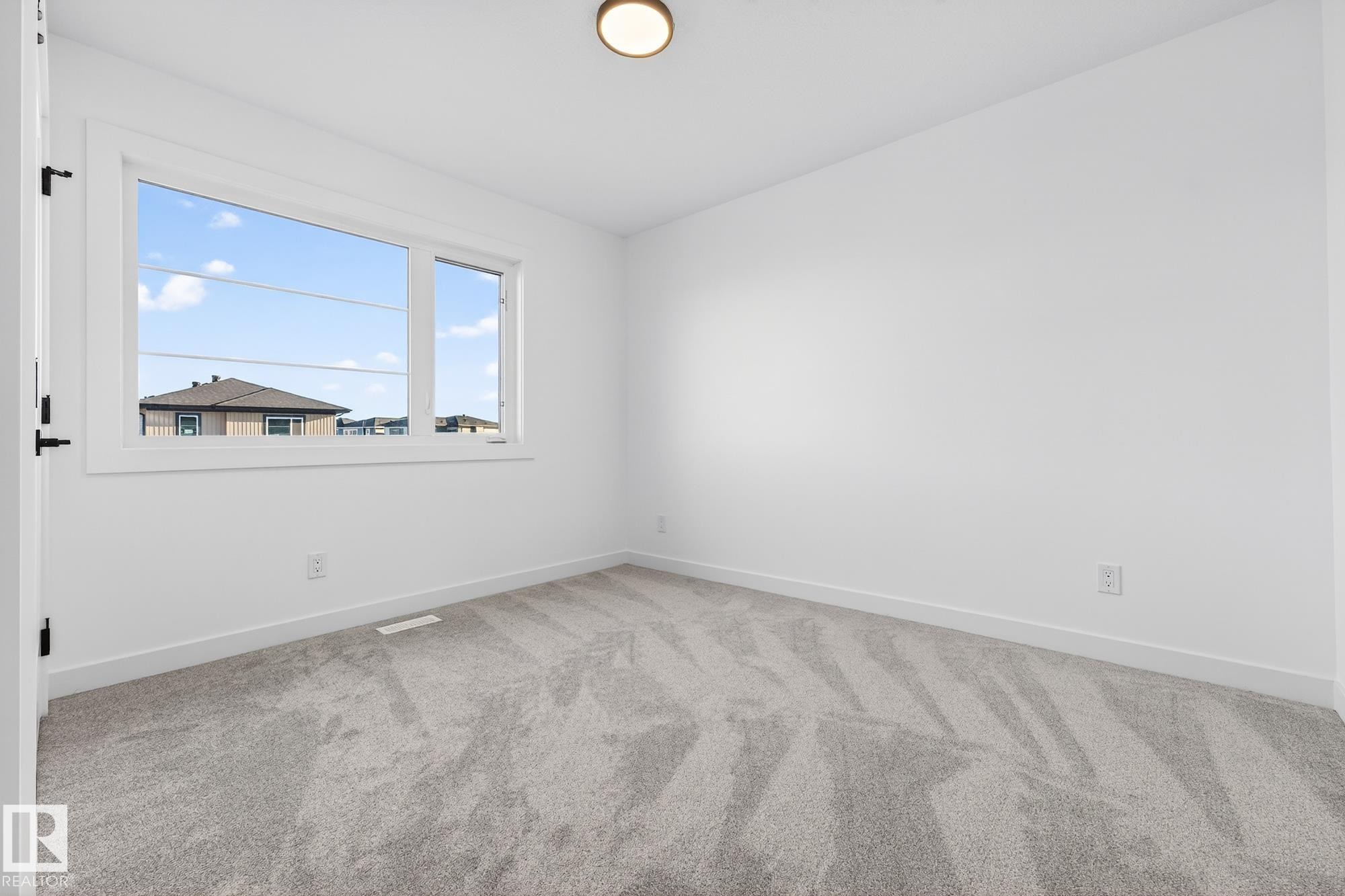 28 Eldridge Point(E), St. Albert, AB - Indoor Photo Showing Other Room