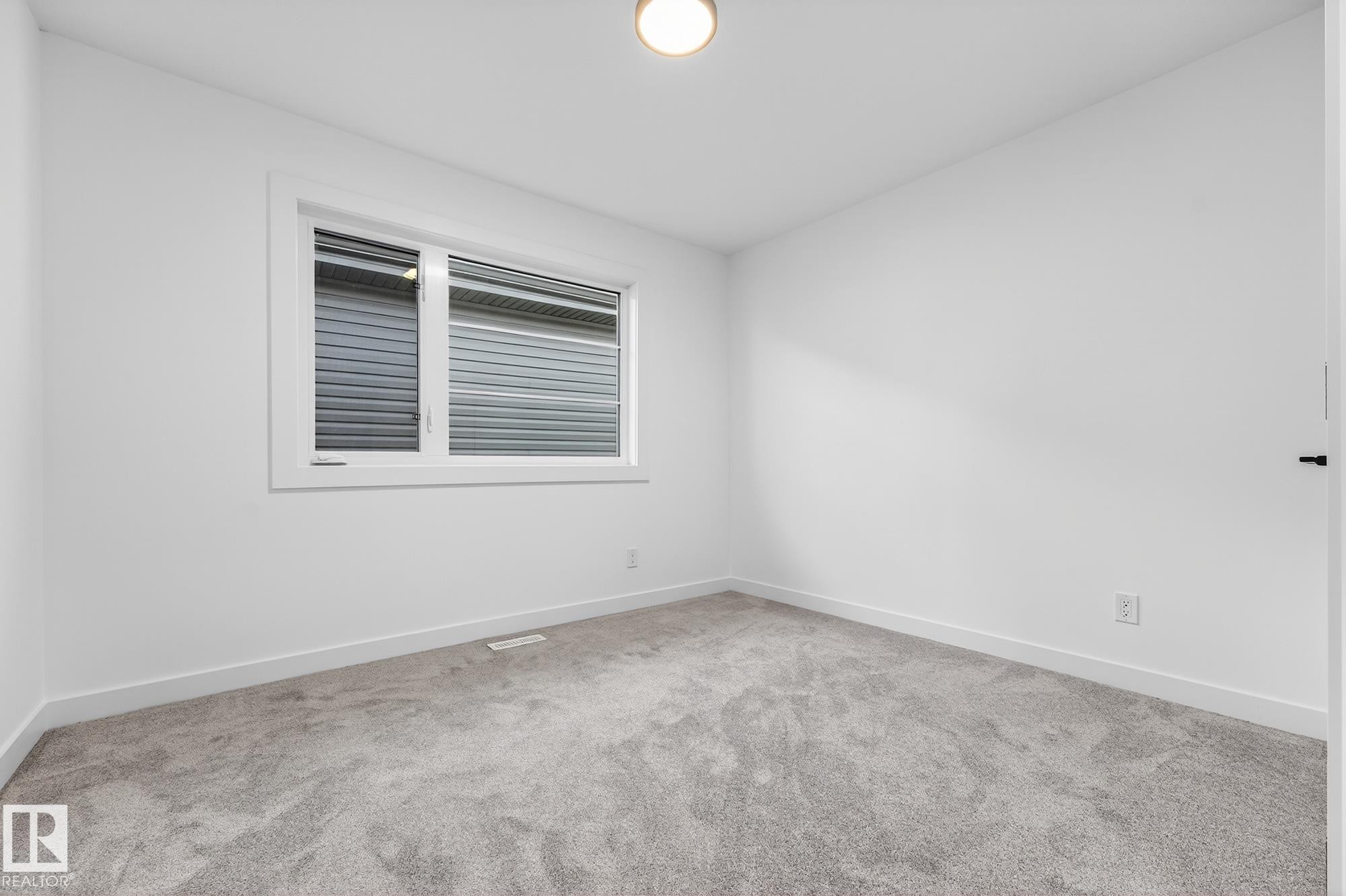 28 Eldridge Point(E), St. Albert, AB - Indoor Photo Showing Other Room