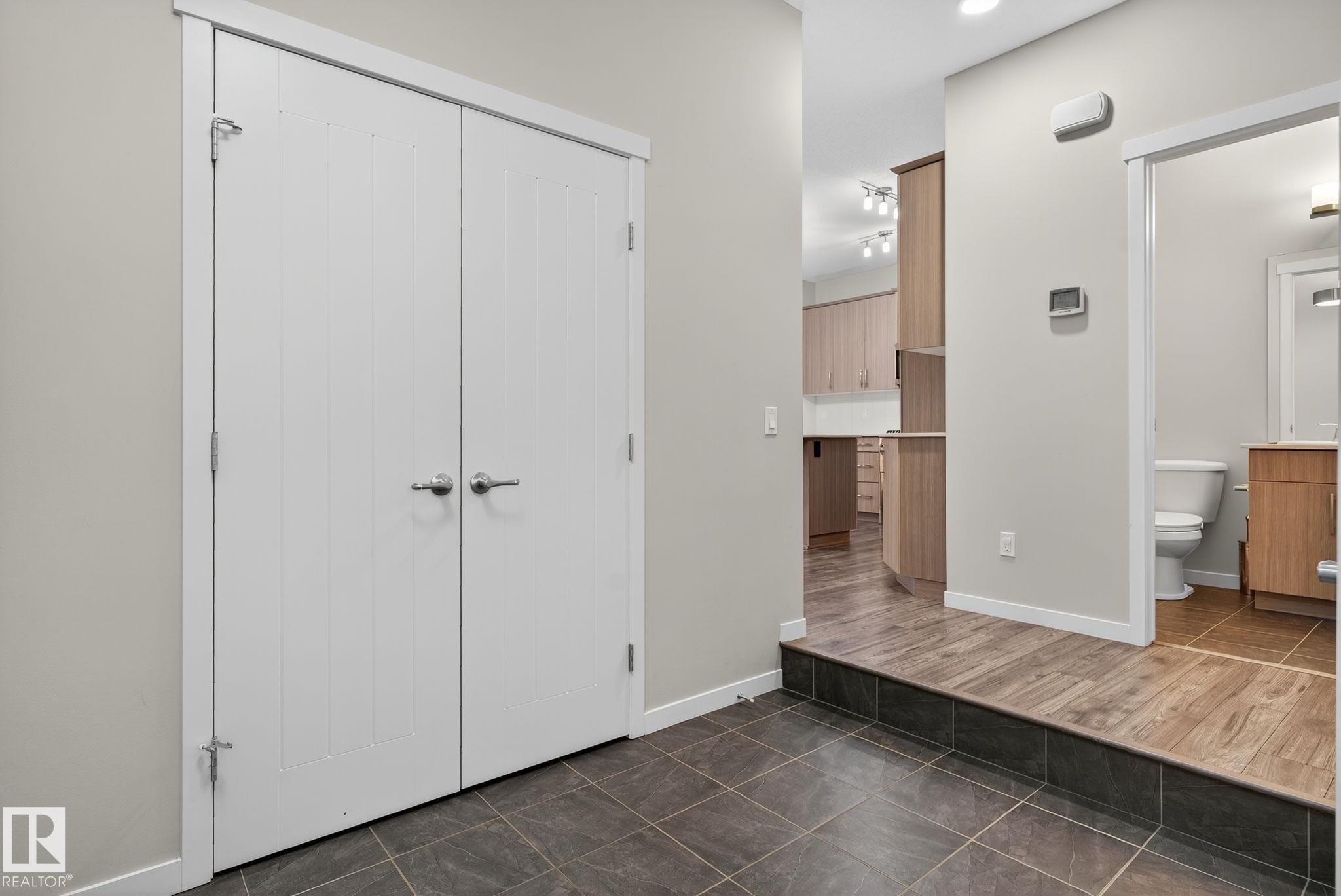 3319 8 Street, Edmonton, AB - Indoor Photo Showing Other Room