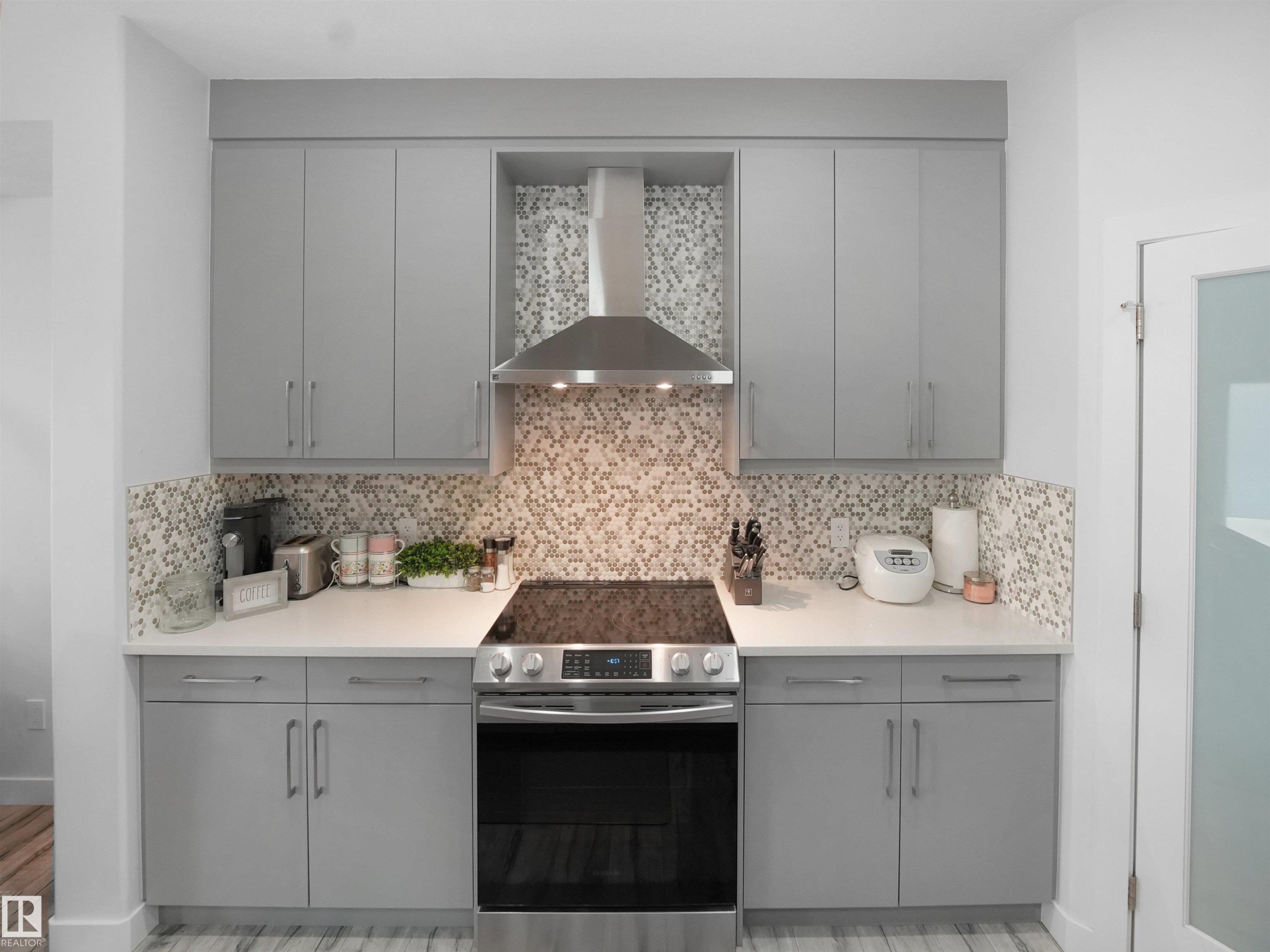 7256 Chivers Place, Edmonton, AB - Indoor Photo Showing Kitchen