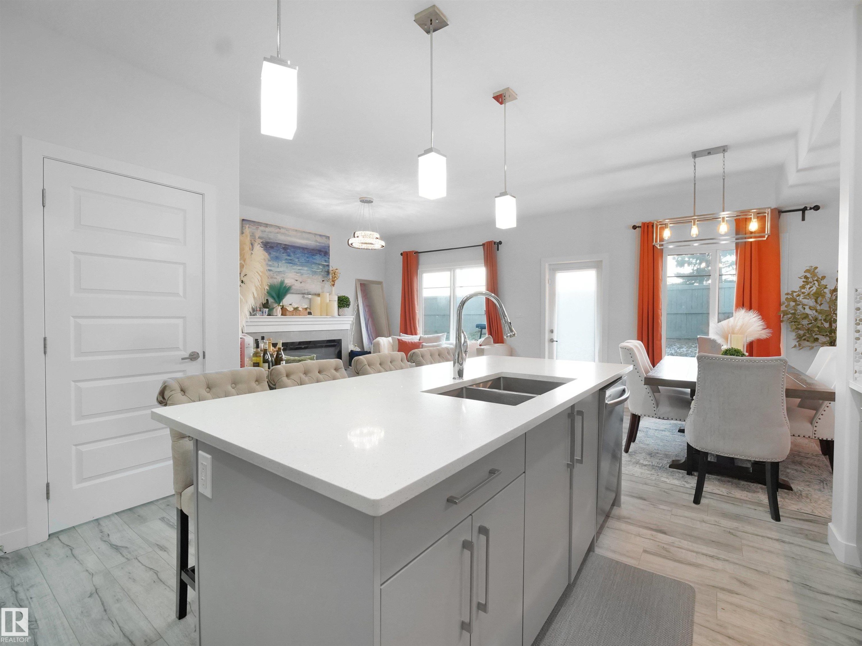 7256 Chivers Place, Edmonton, AB - Indoor Photo Showing Kitchen With Double Sink With Upgraded Kitchen