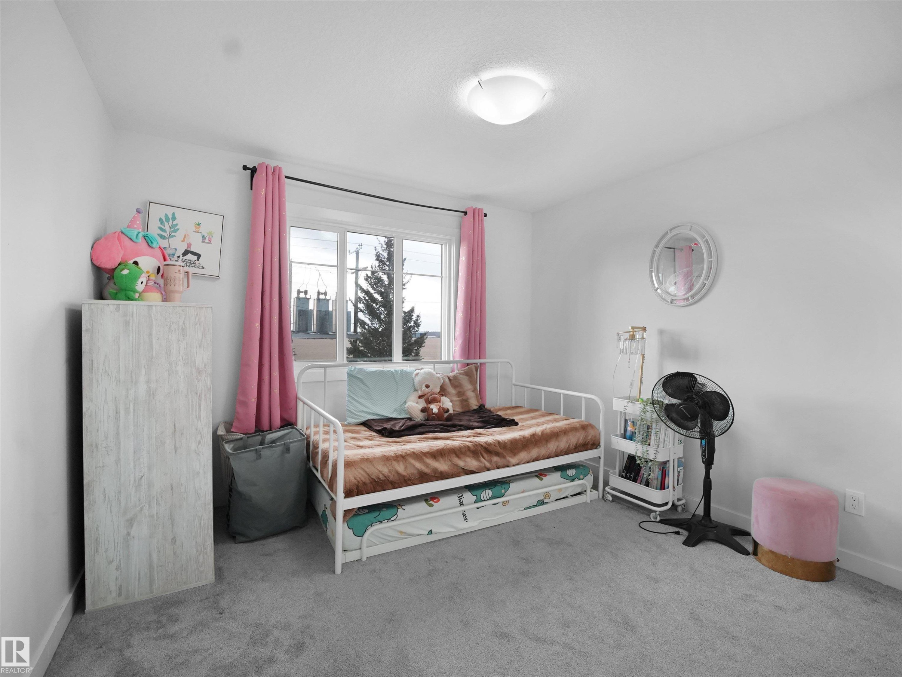 7256 Chivers Place, Edmonton, AB - Indoor Photo Showing Bedroom