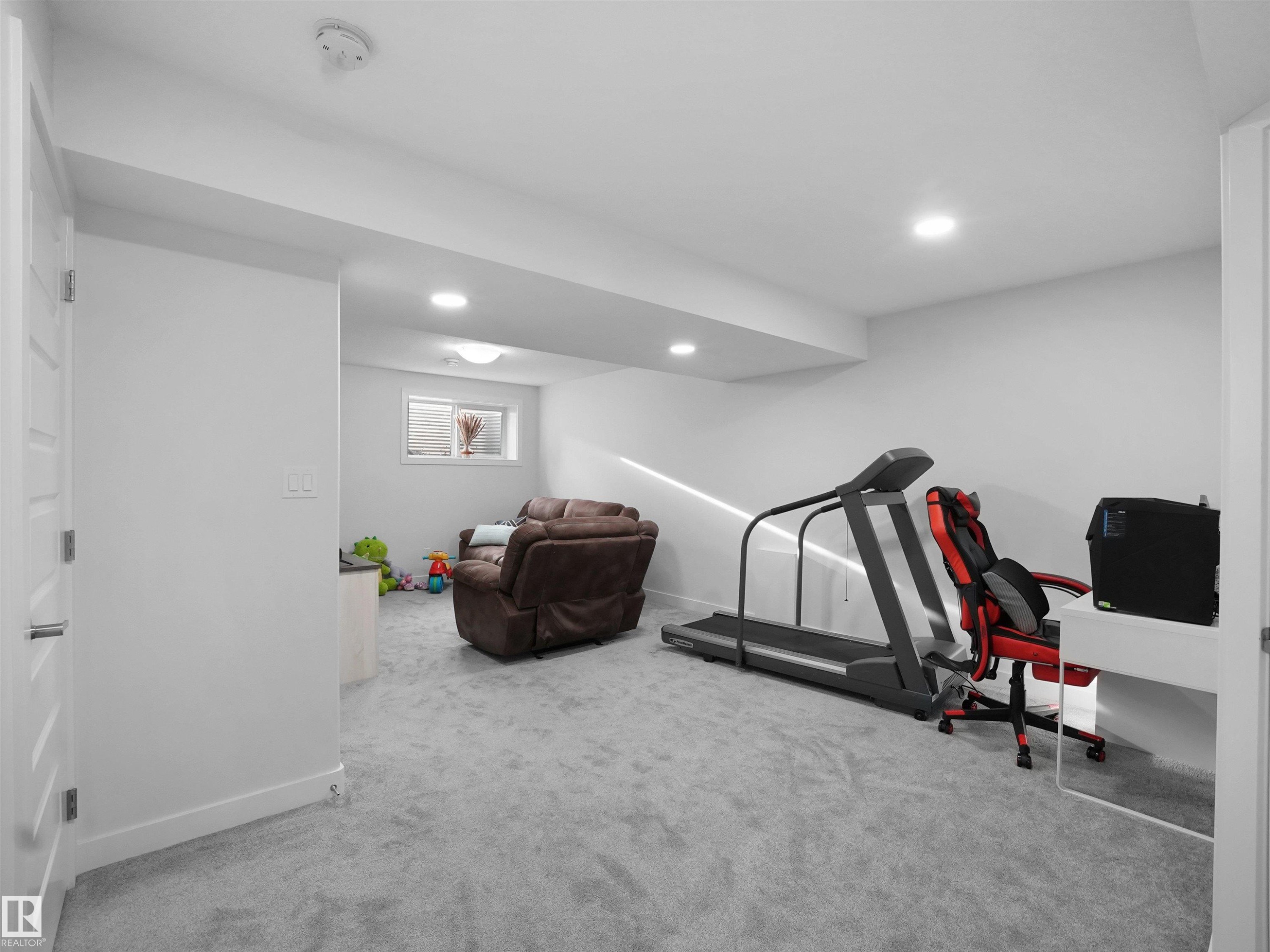 7256 Chivers Place, Edmonton, AB - Indoor