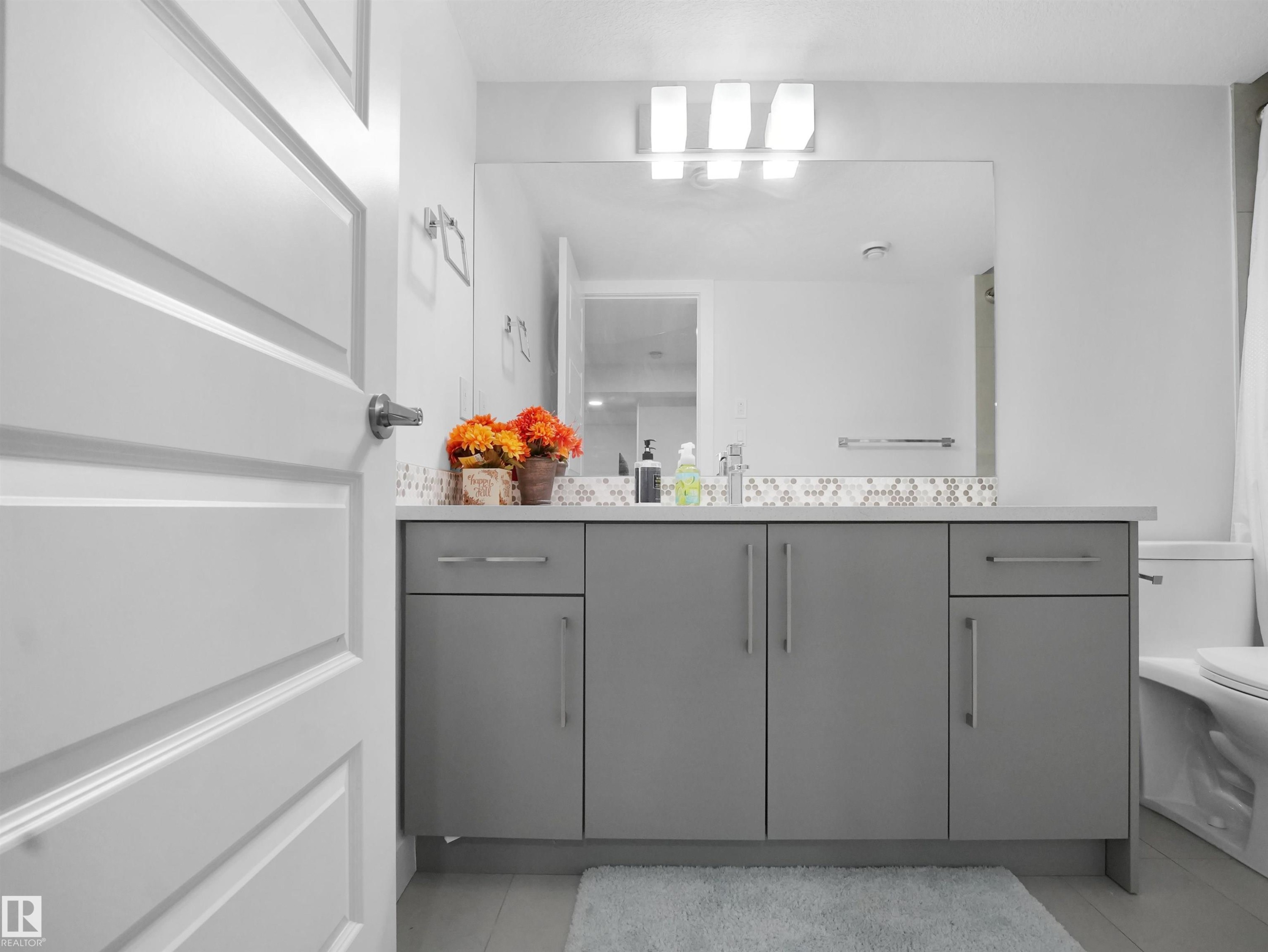 7256 Chivers Place, Edmonton, AB - Indoor Photo Showing Bathroom