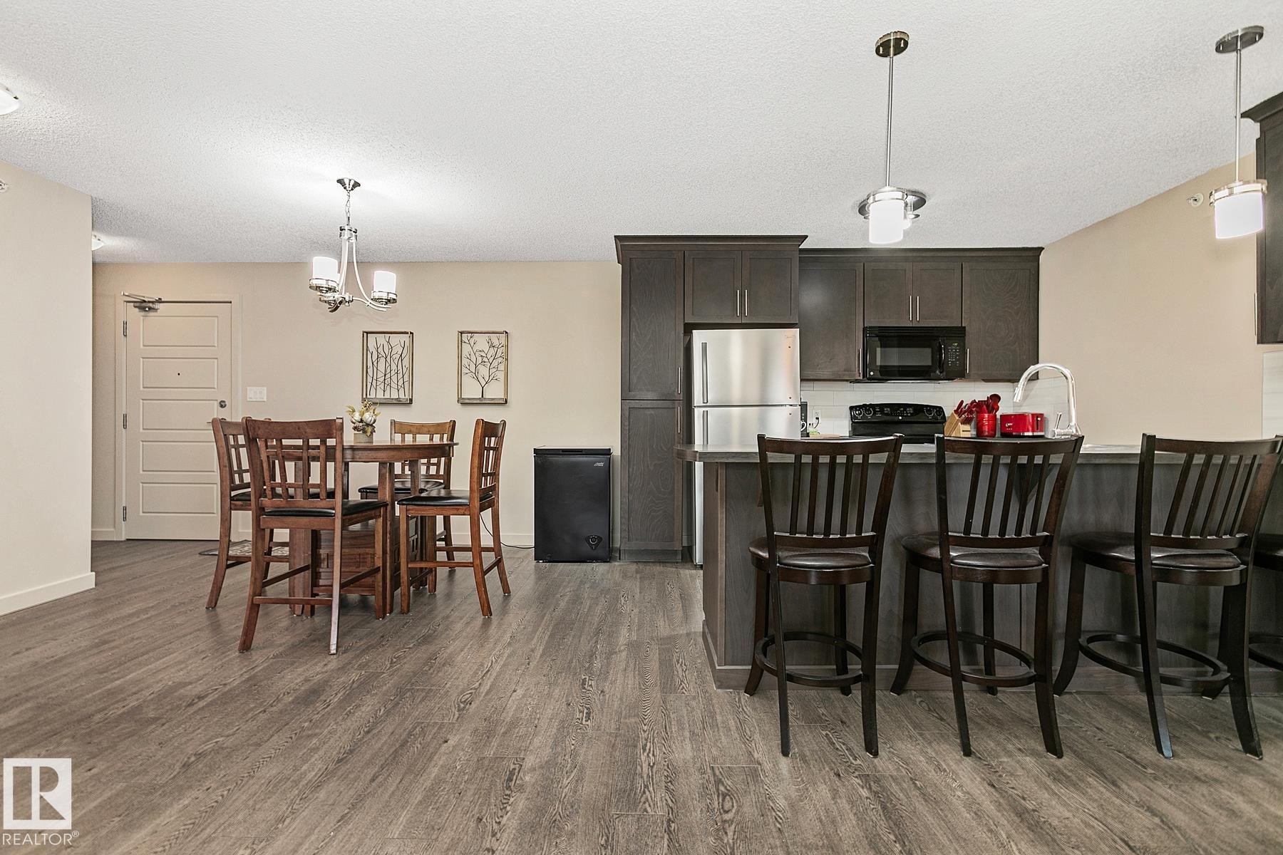 413 6084 Stanton Drive, Edmonton, AB - Indoor