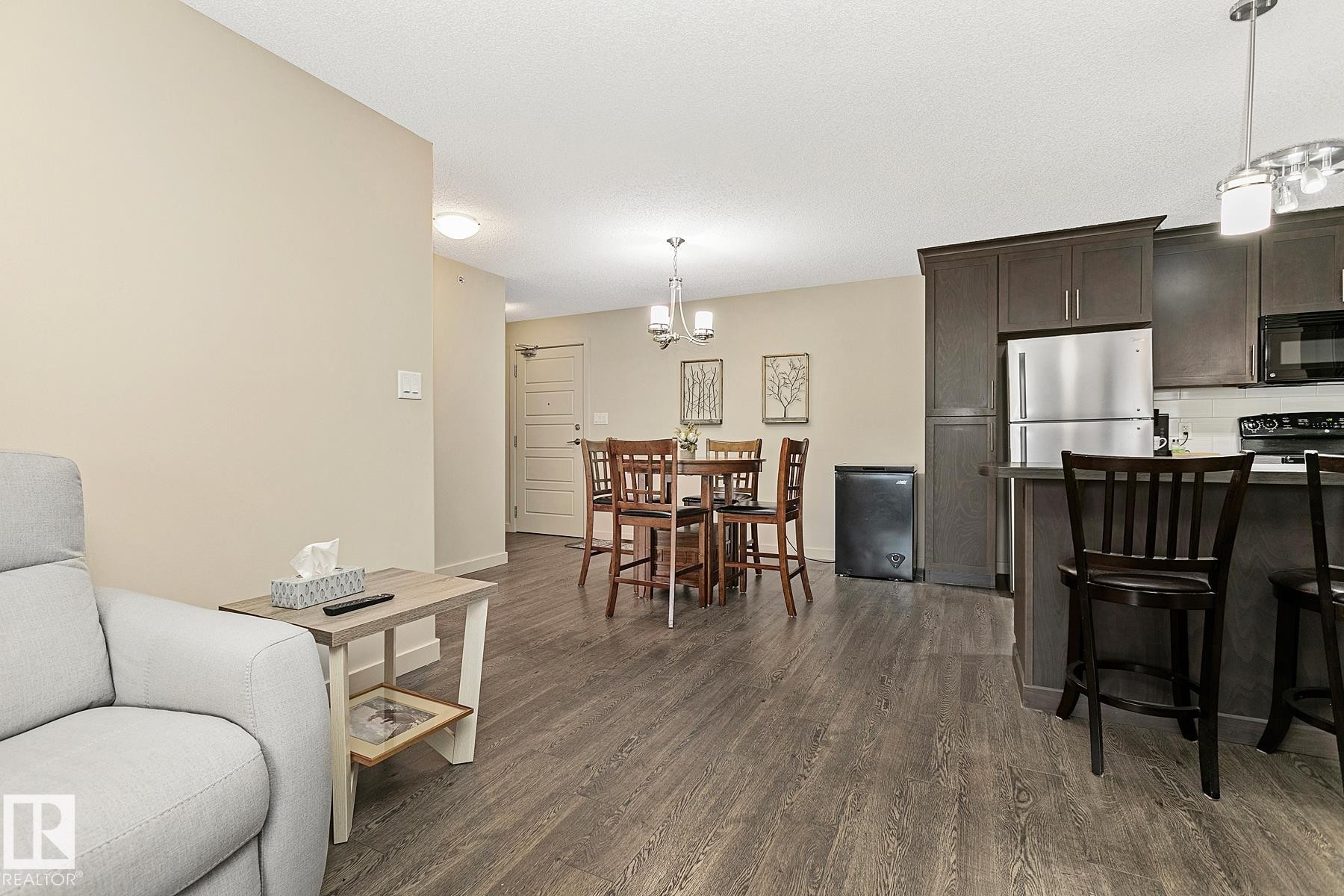 413 6084 Stanton Drive, Edmonton, AB - Indoor