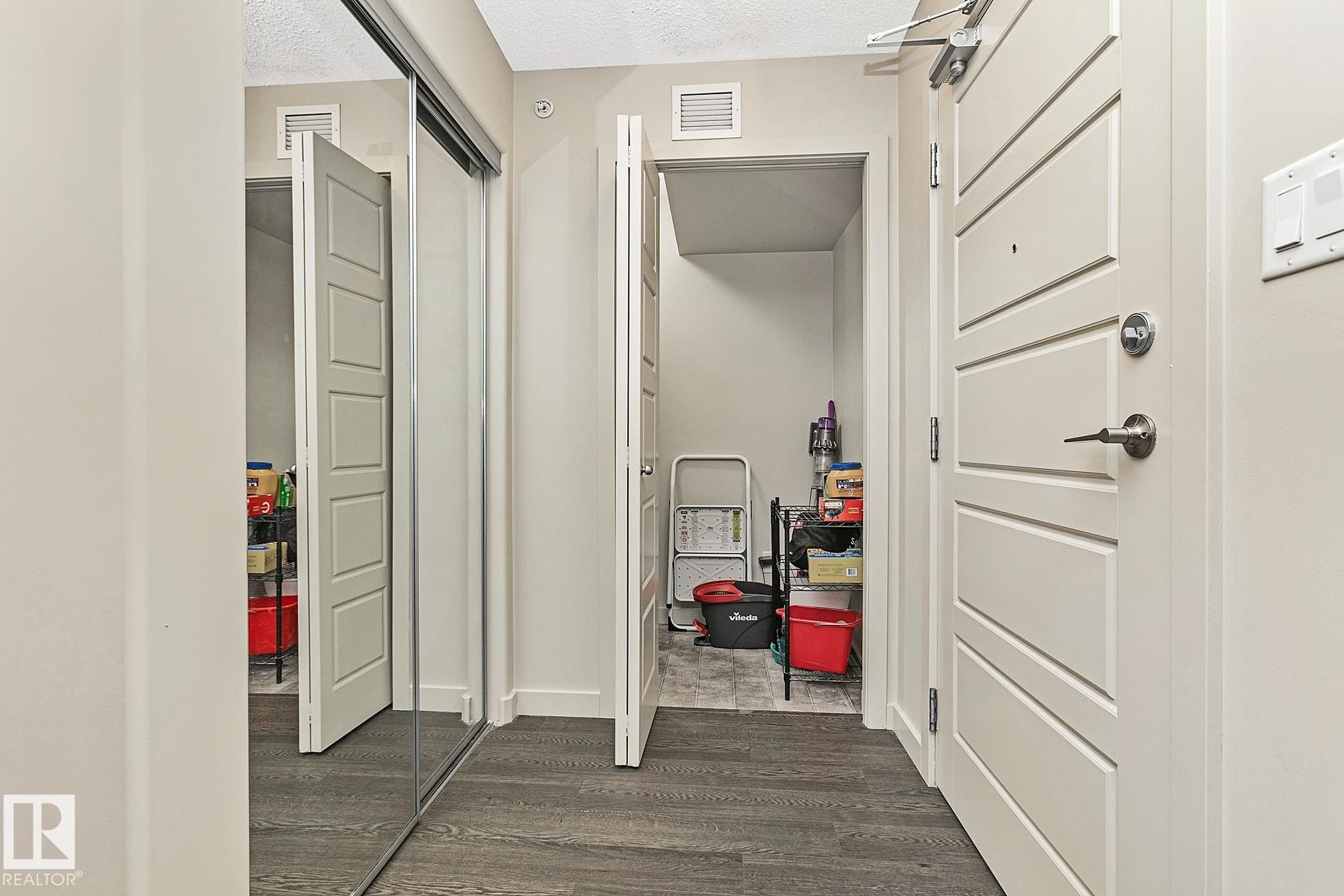 413 6084 Stanton Drive, Edmonton, AB - Indoor Photo Showing Other Room