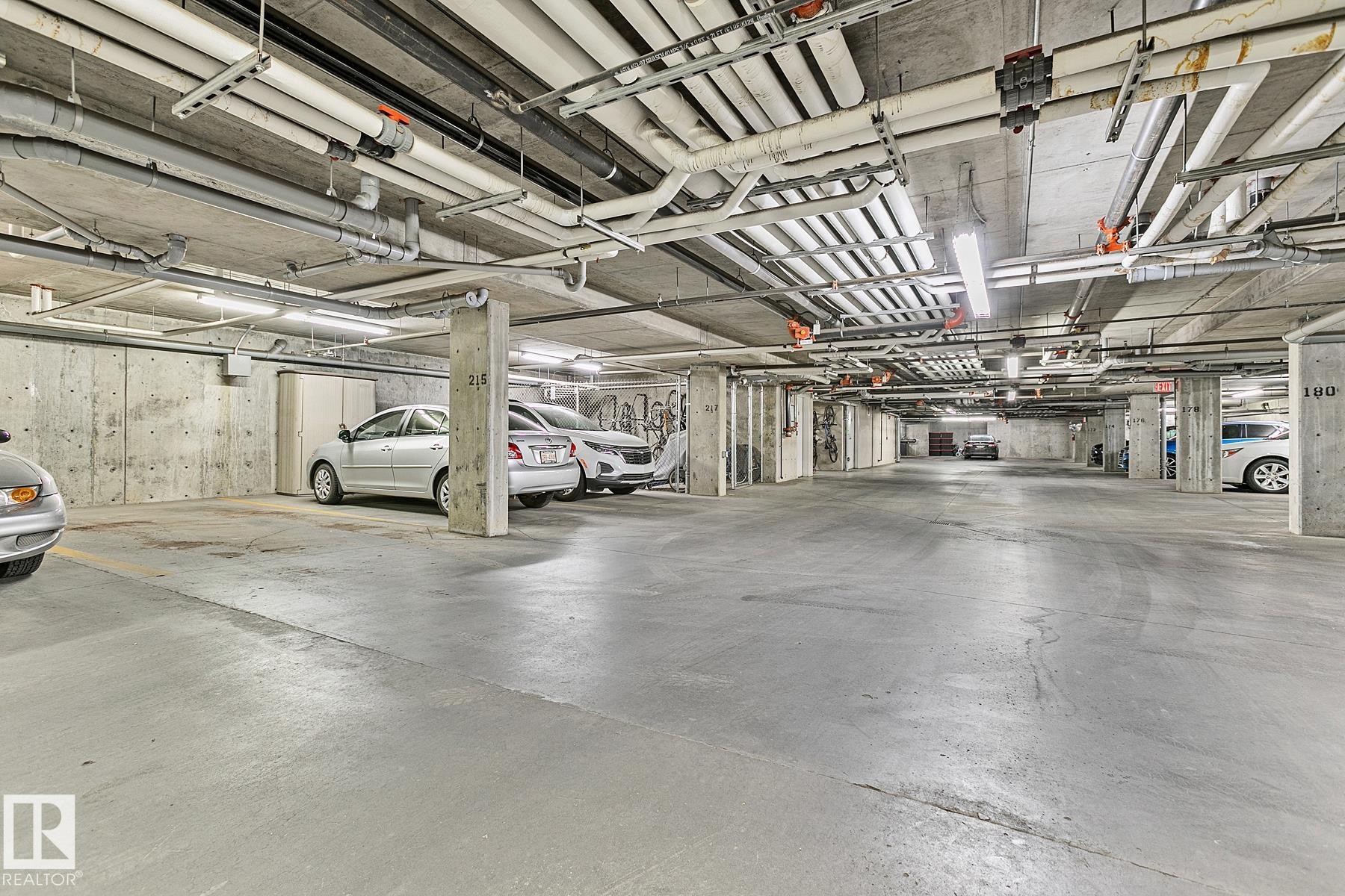 413 6084 Stanton Drive, Edmonton, AB - Indoor Photo Showing Garage