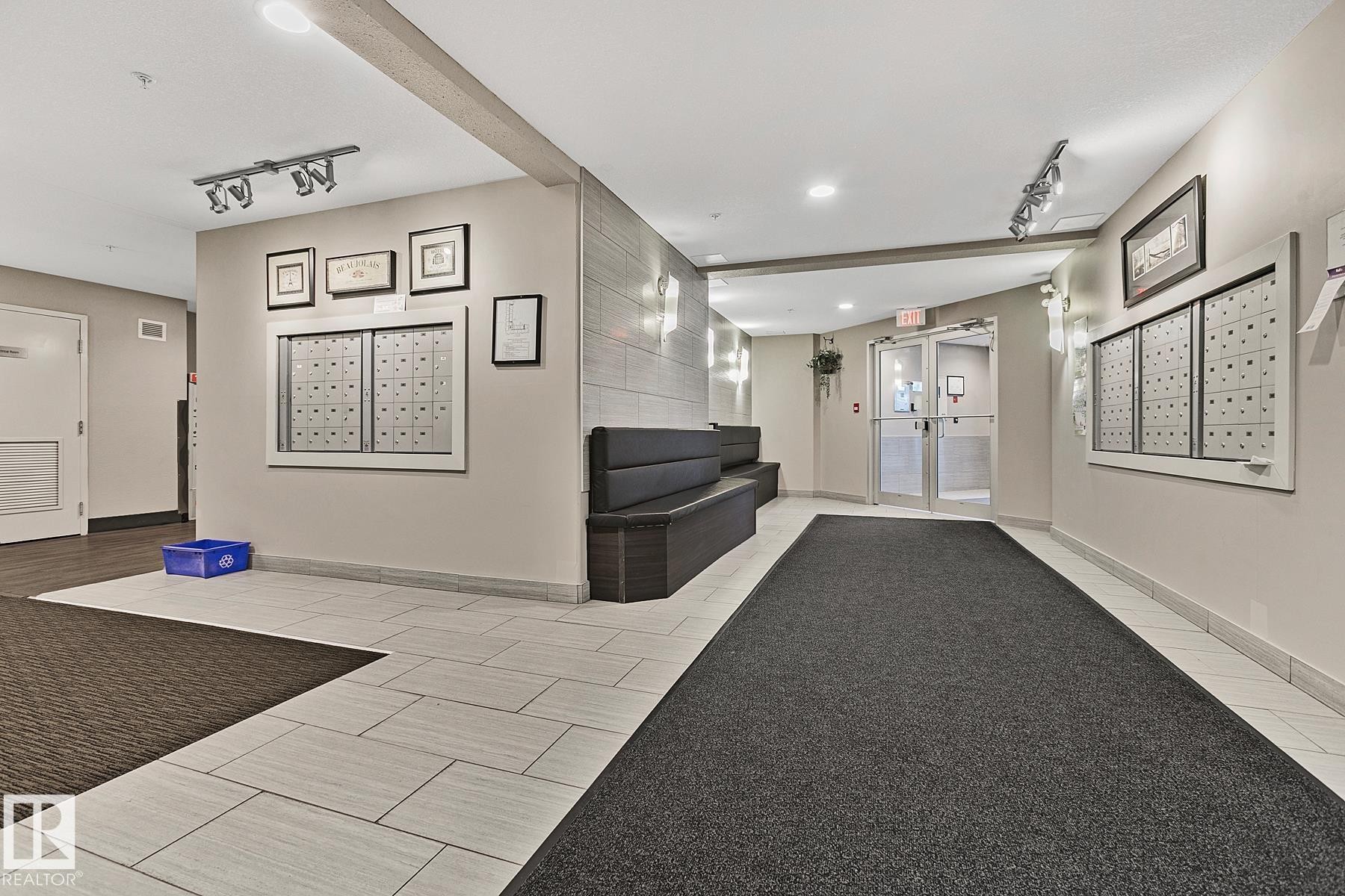 413 6084 Stanton Drive, Edmonton, AB - Indoor Photo Showing Other Room