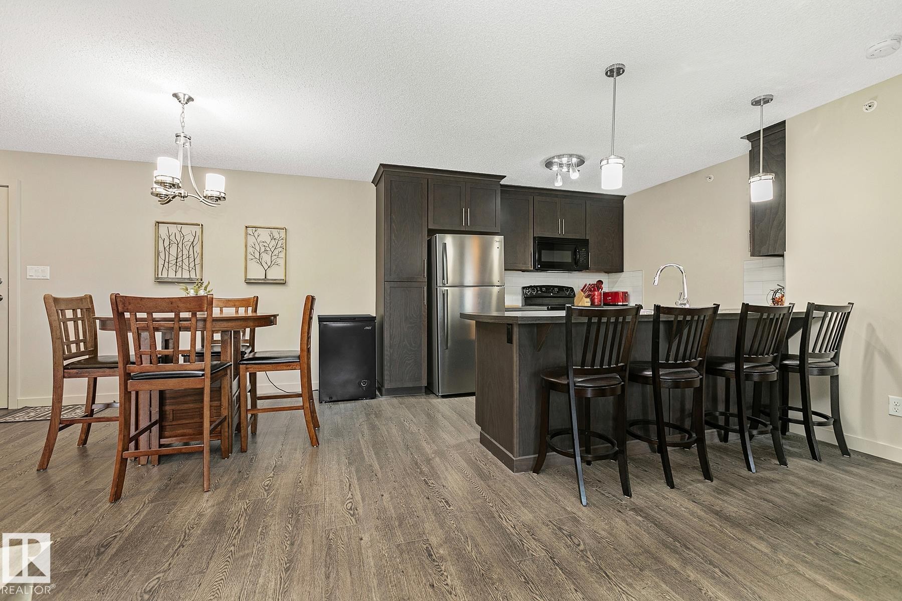 413 6084 Stanton Drive, Edmonton, AB - Indoor