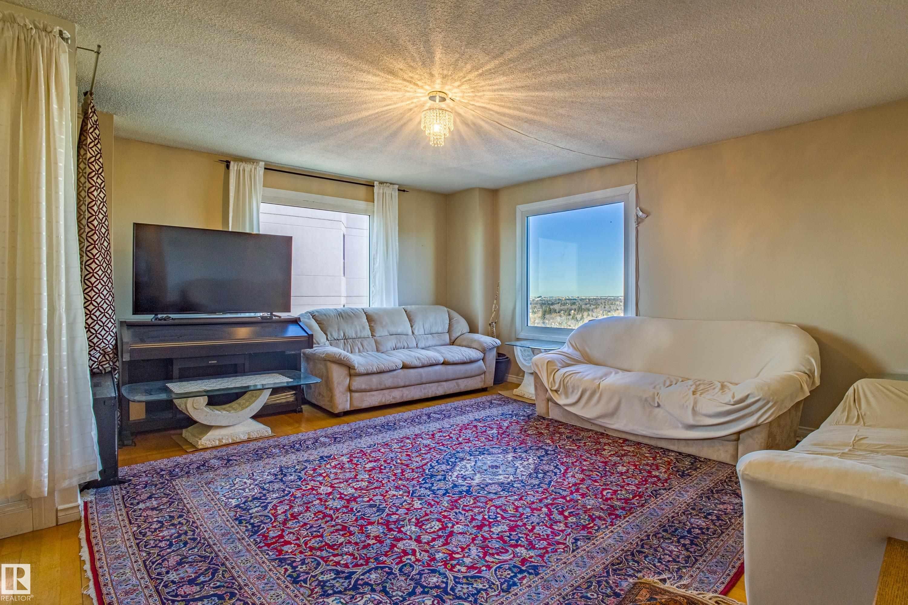 1703 12303 Jasper Avenue, Edmonton, AB - Indoor Photo Showing Living Room