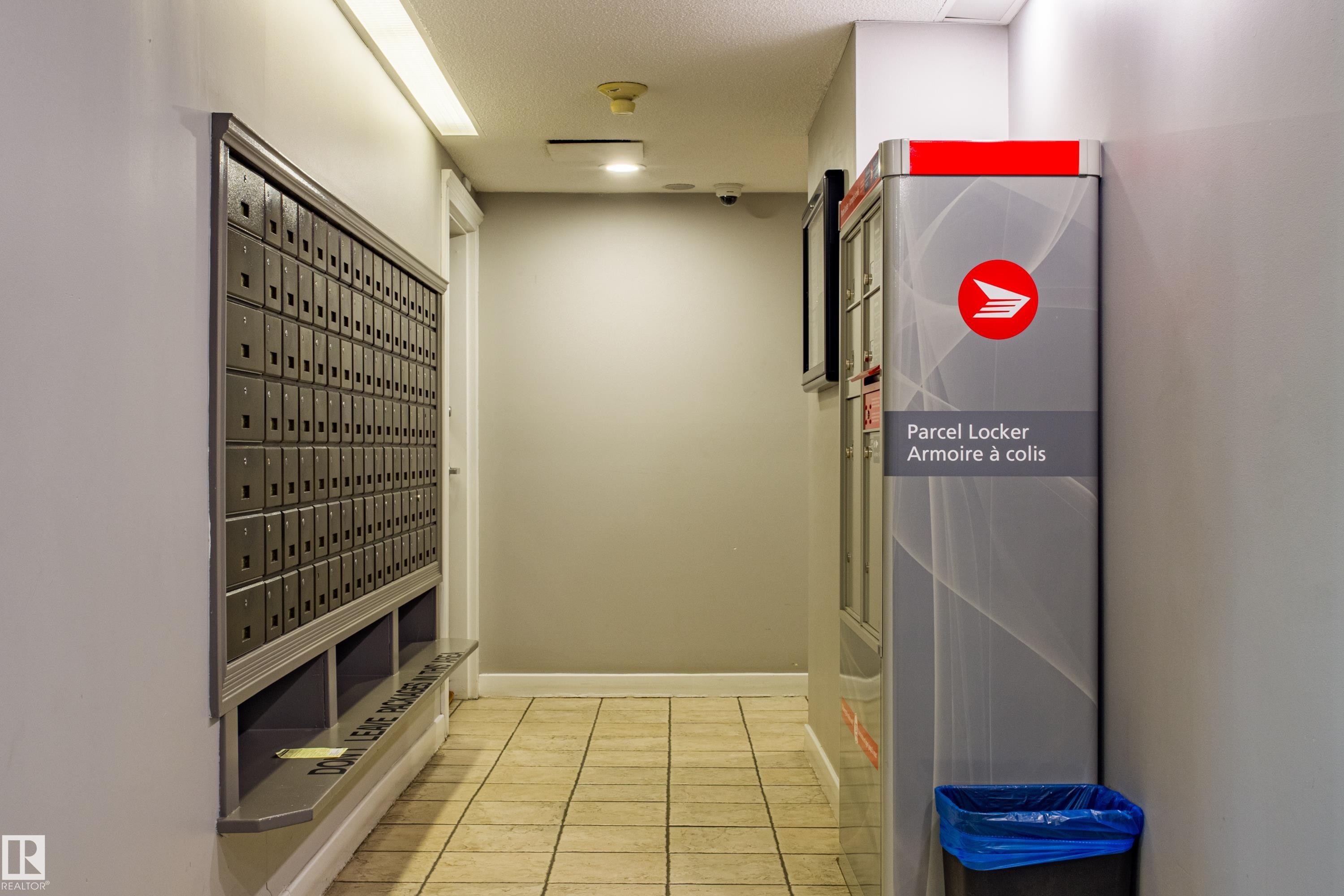 1703 12303 Jasper Avenue, Edmonton, AB - Indoor