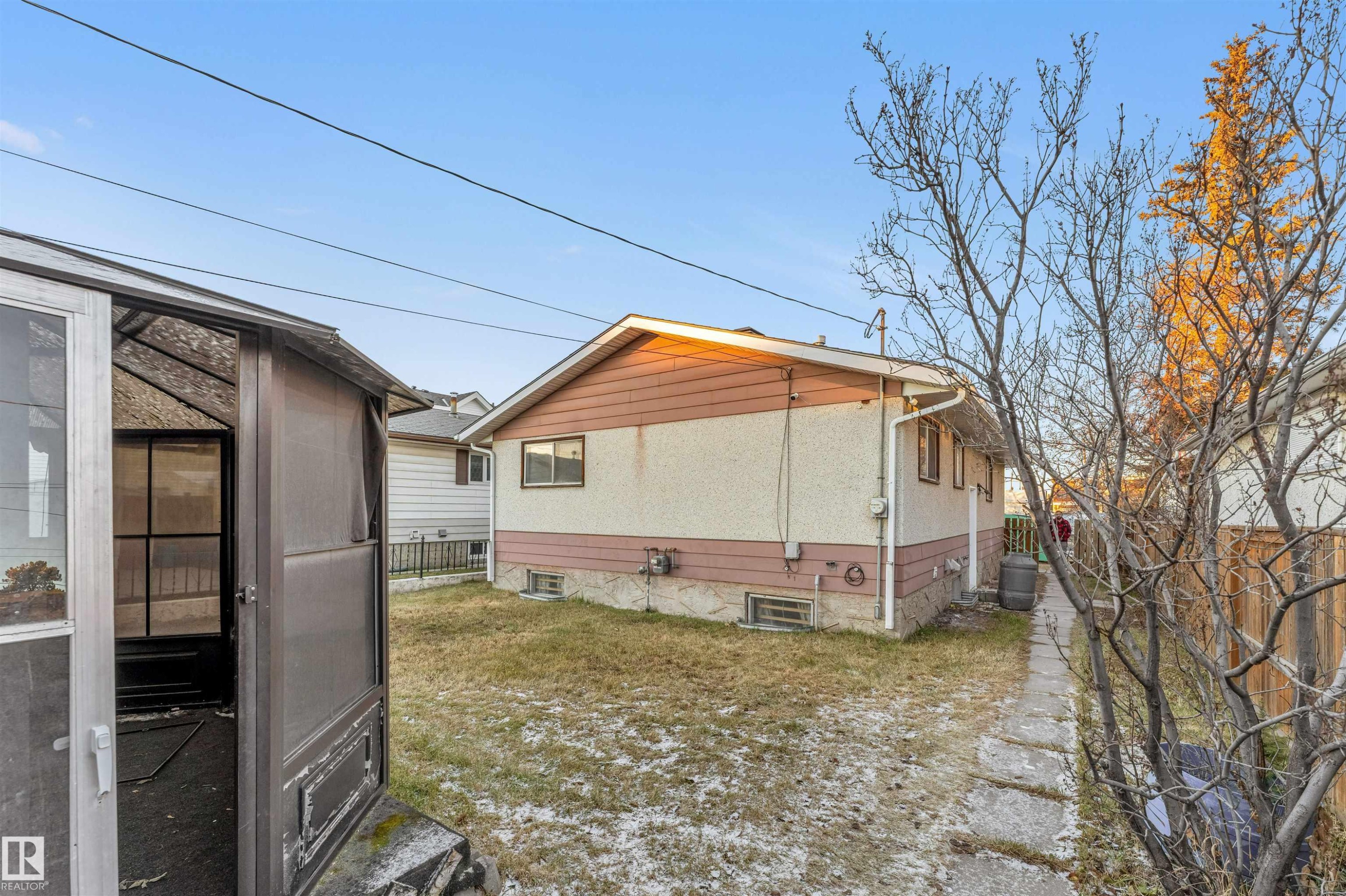 16115 100A Avenue, Edmonton, AB - Outdoor