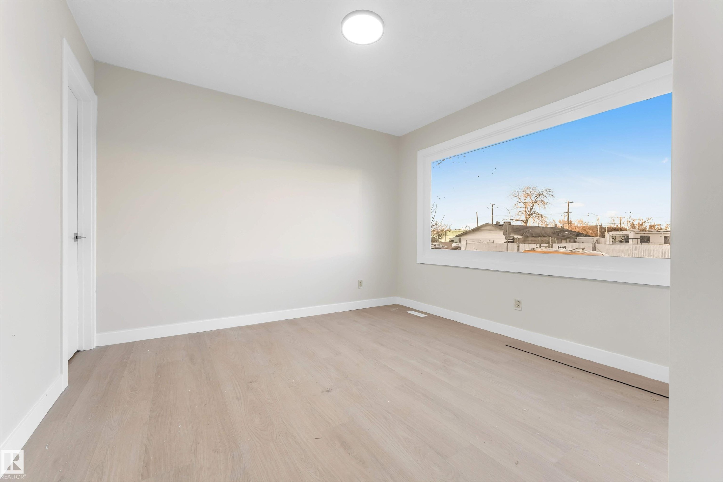 16115 100A Avenue, Edmonton, AB - Indoor Photo Showing Other Room