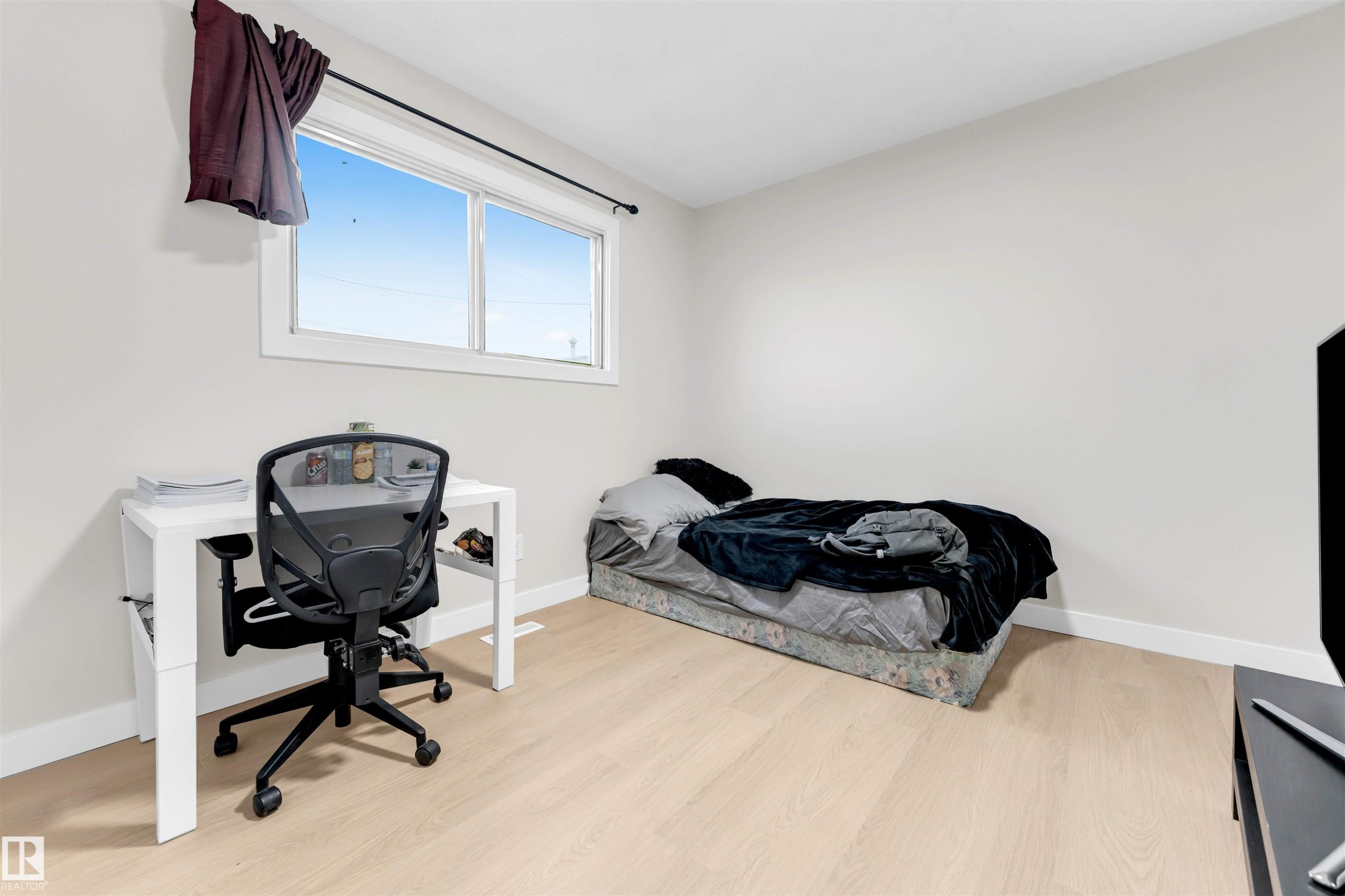 16115 100A Avenue, Edmonton, AB - Indoor Photo Showing Bedroom