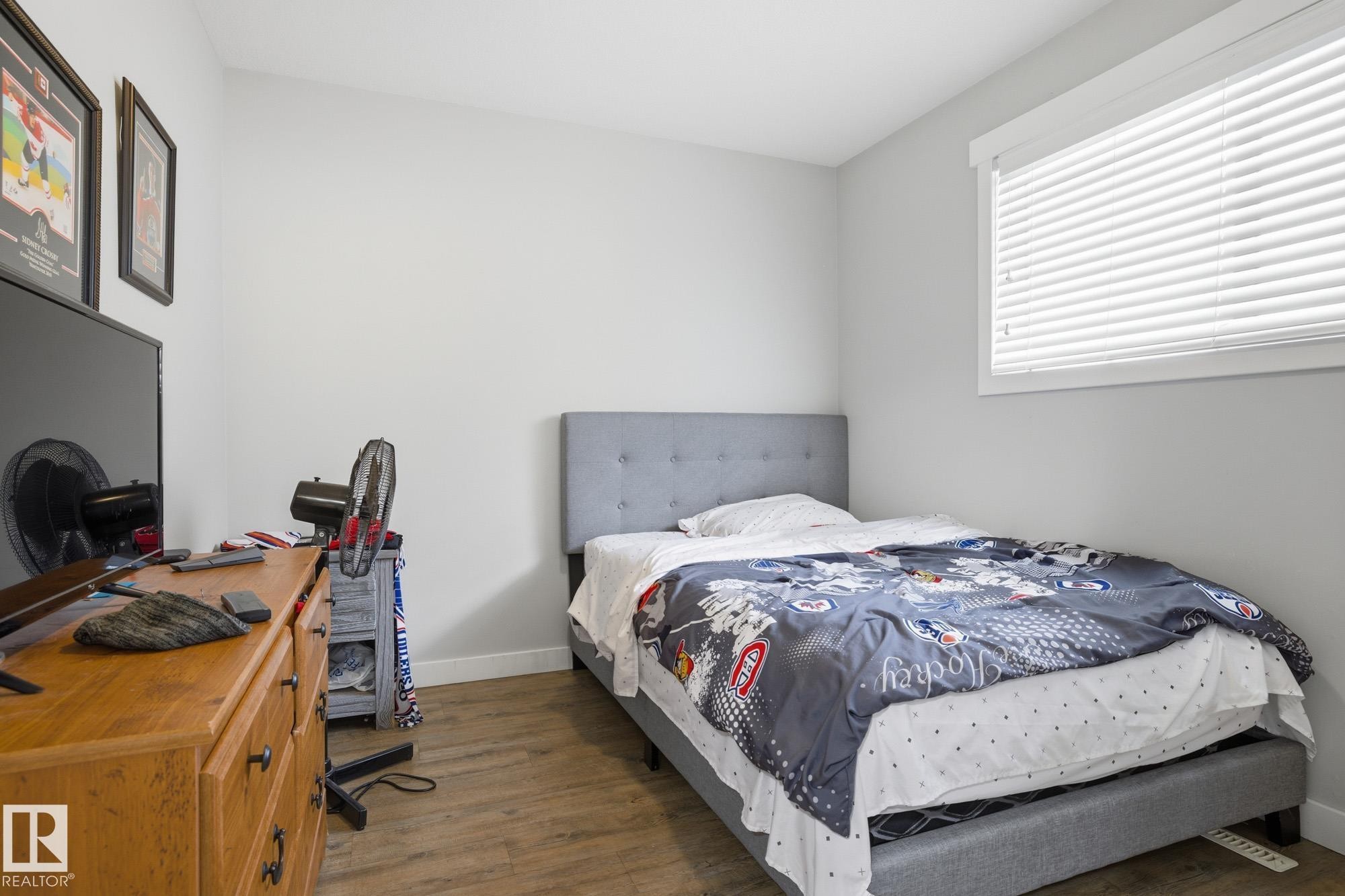15331 104 Avenue, Edmonton, AB - Indoor Photo Showing Bedroom